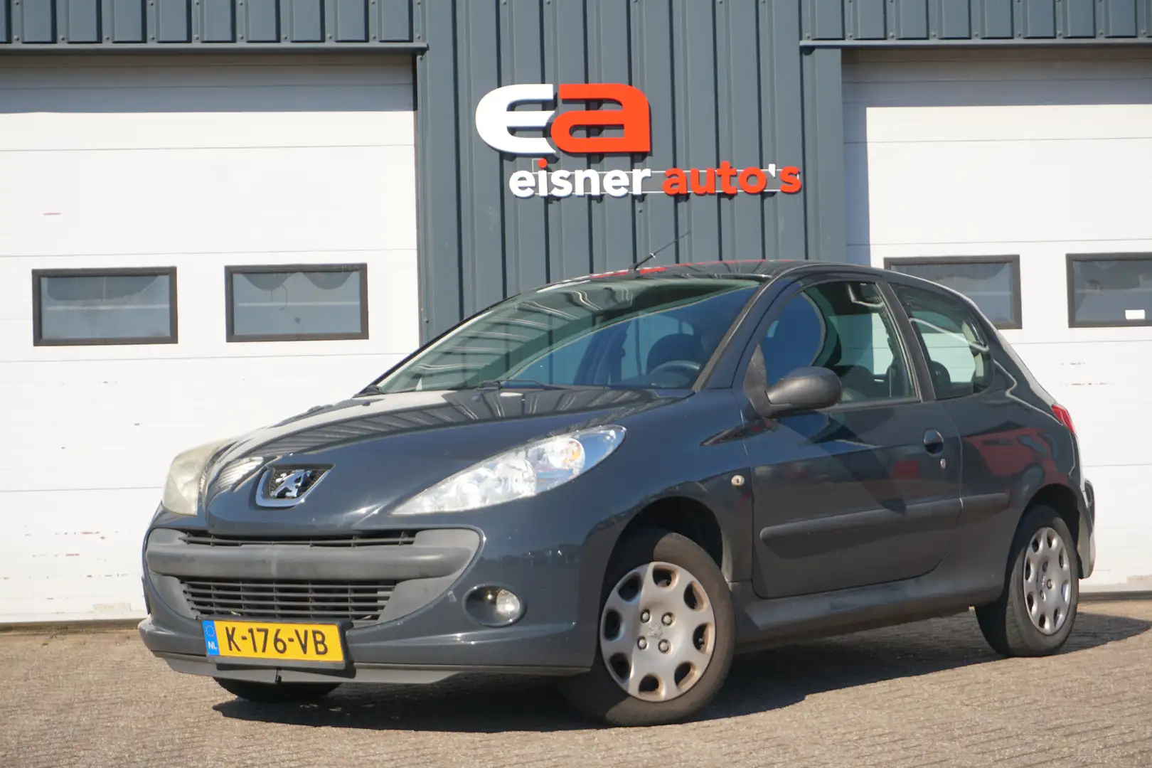 Peugeot 206 + 1.1 XR | APK NIEUW | Grijs - 1