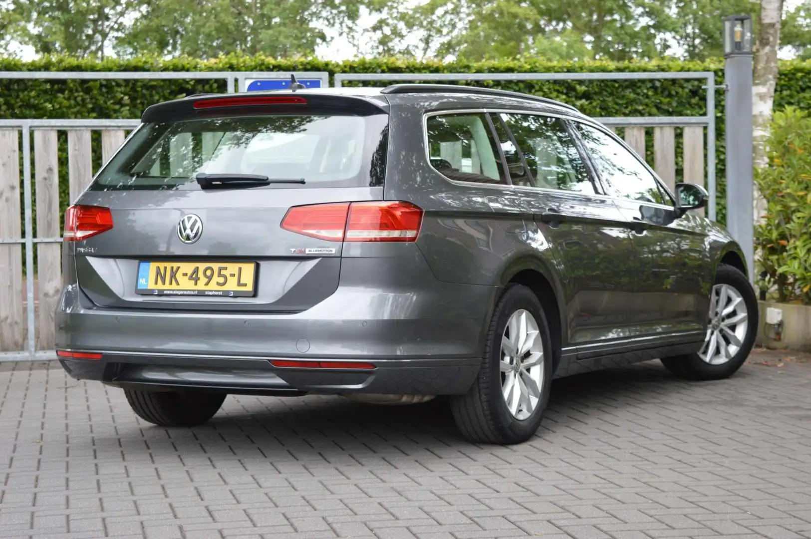 Volkswagen Passat Variant 1.4 TSI ACT - Navi|Trekhaak|Camera|Ergostoel|ACC|S Grijs - 2