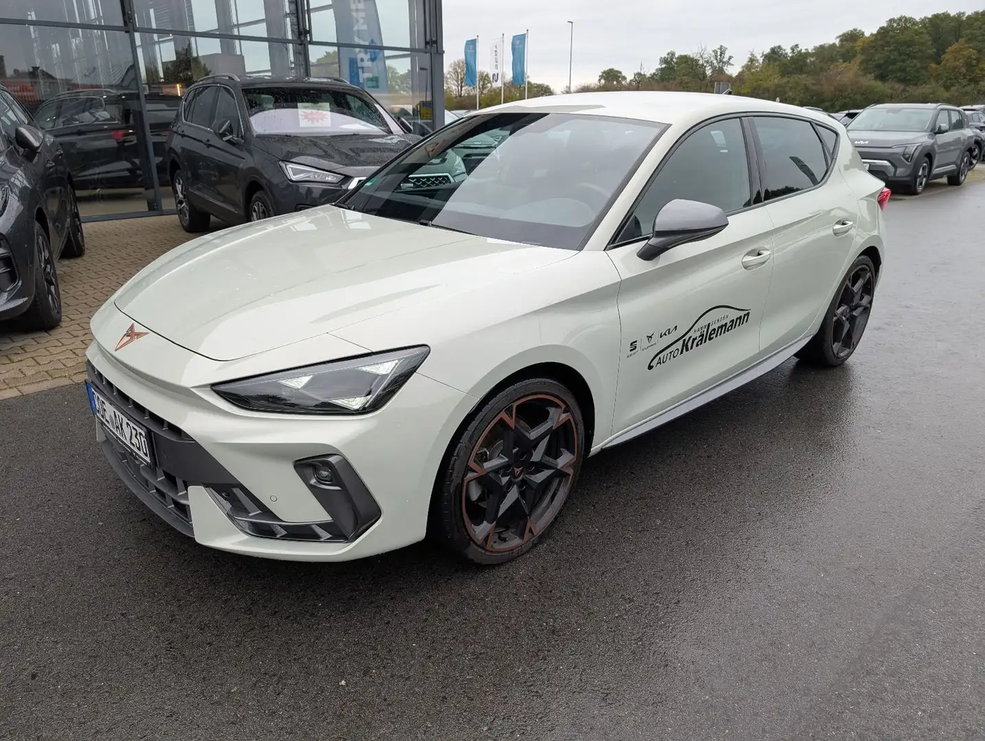 CUPRA Leon 1.5 eTSI DSG *Sennheiser*Matrix LED* Grau - 2