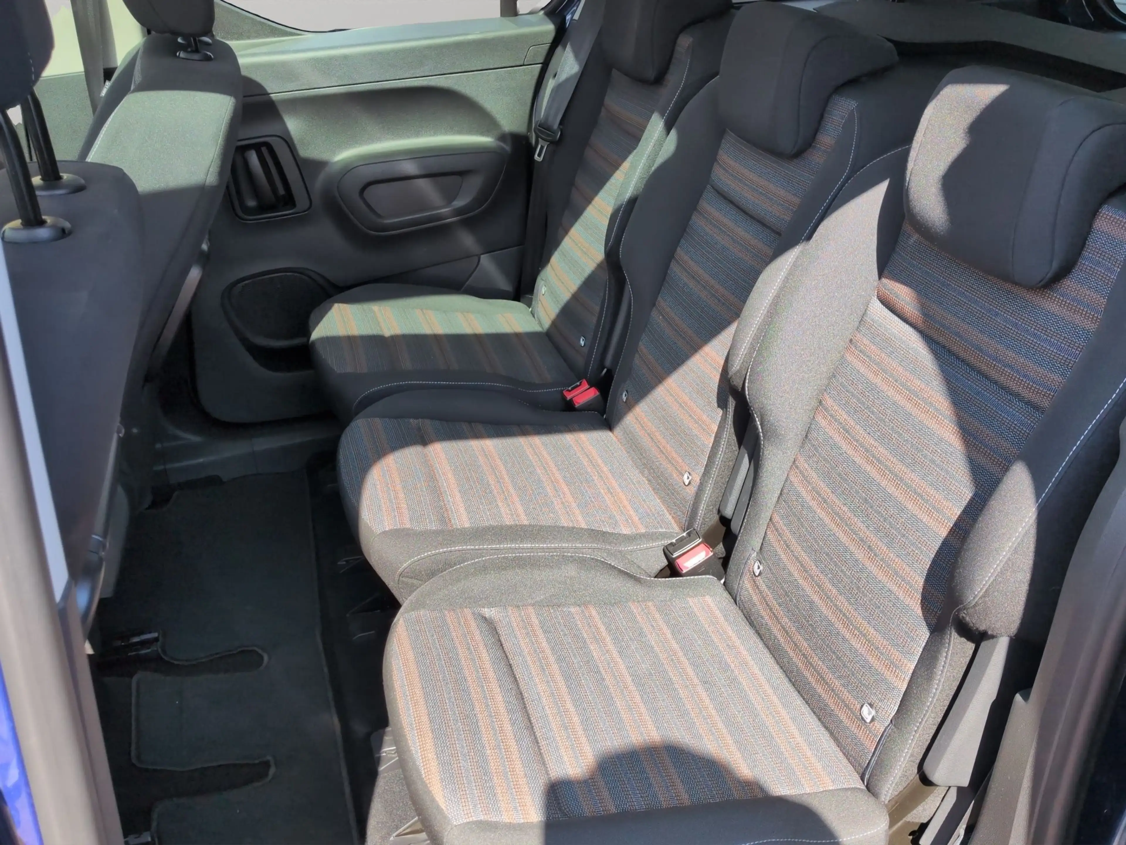 Opel Combo Life 1.5 Aut. INNOVATION+Premium Pak+AHK+ — photo 6
