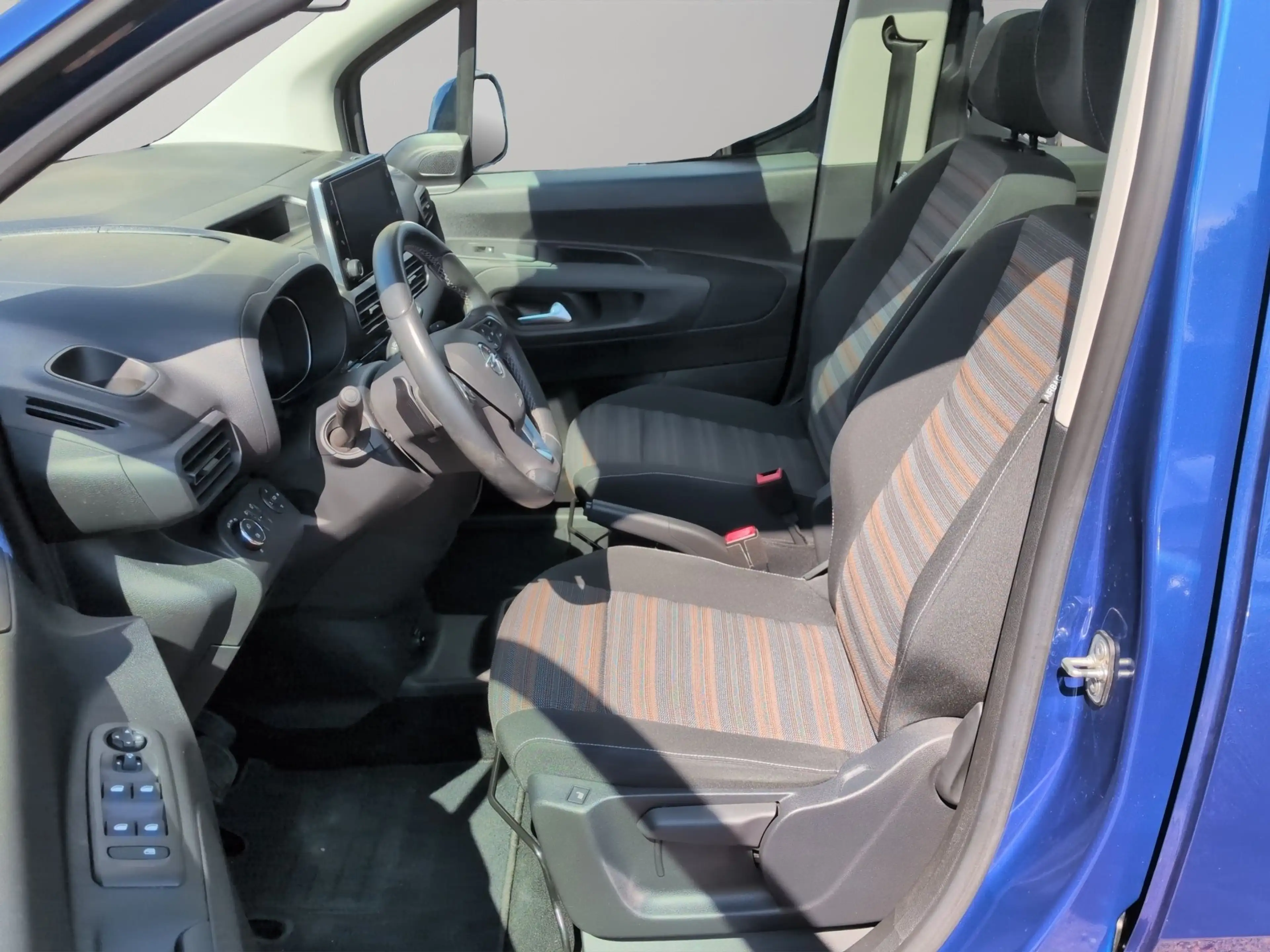 Opel Combo Life 1.5 Aut. INNOVATION+Premium Pak+AHK+ — photo 5