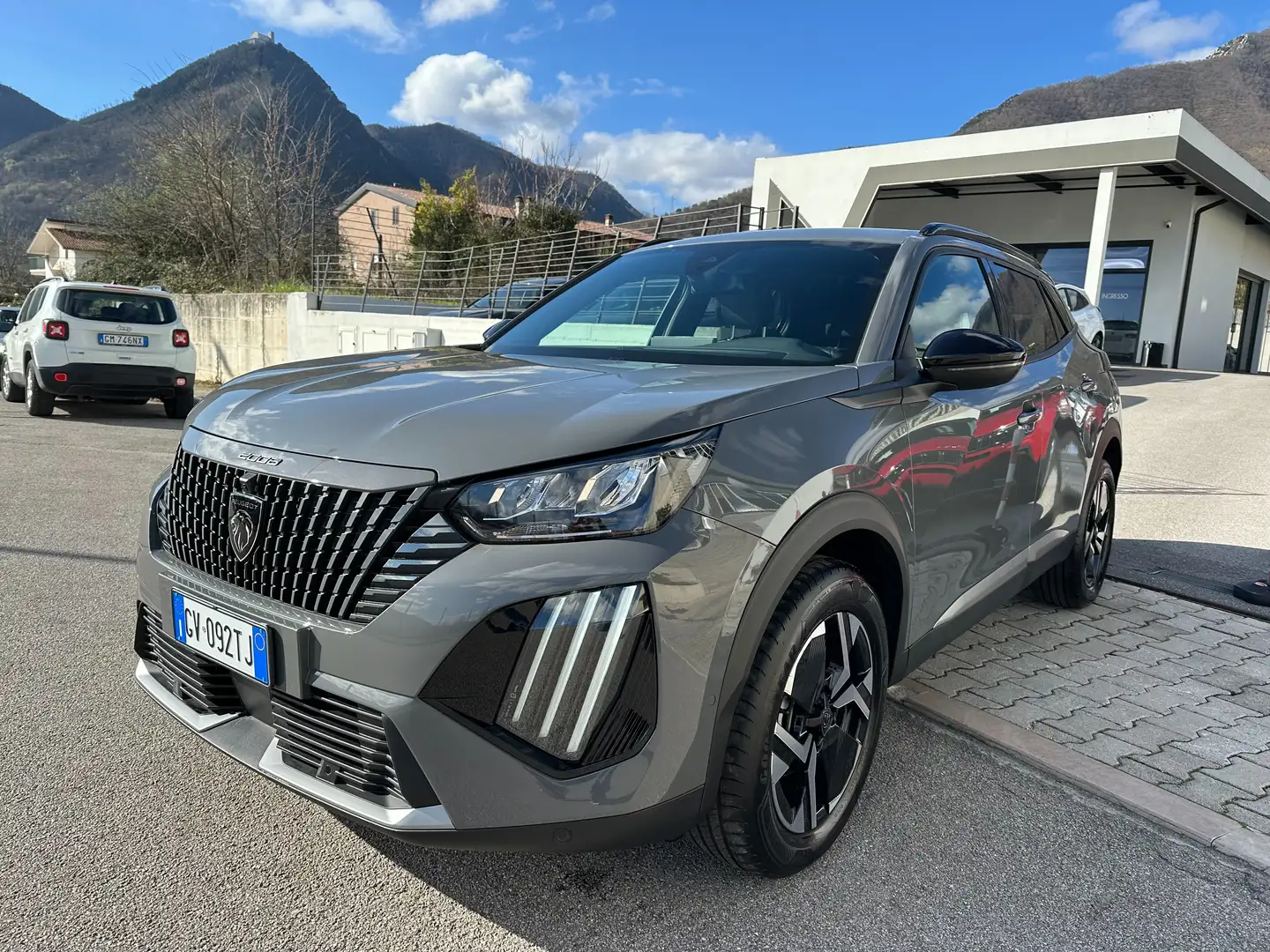Peugeot 2008 2008 1.2 puretech 130cv Allure S&S EAT8 Gris - 1