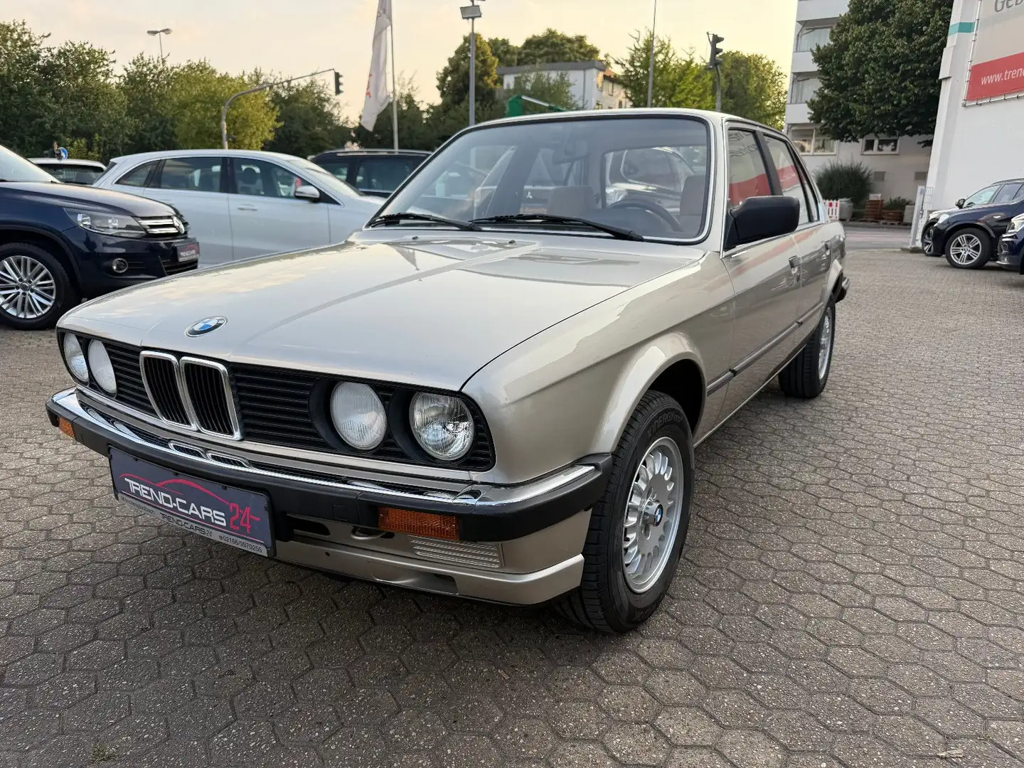 BMW 320 E30 320I wenig KM* Rostfrei*Sehr Gepflegt* Gold - 1