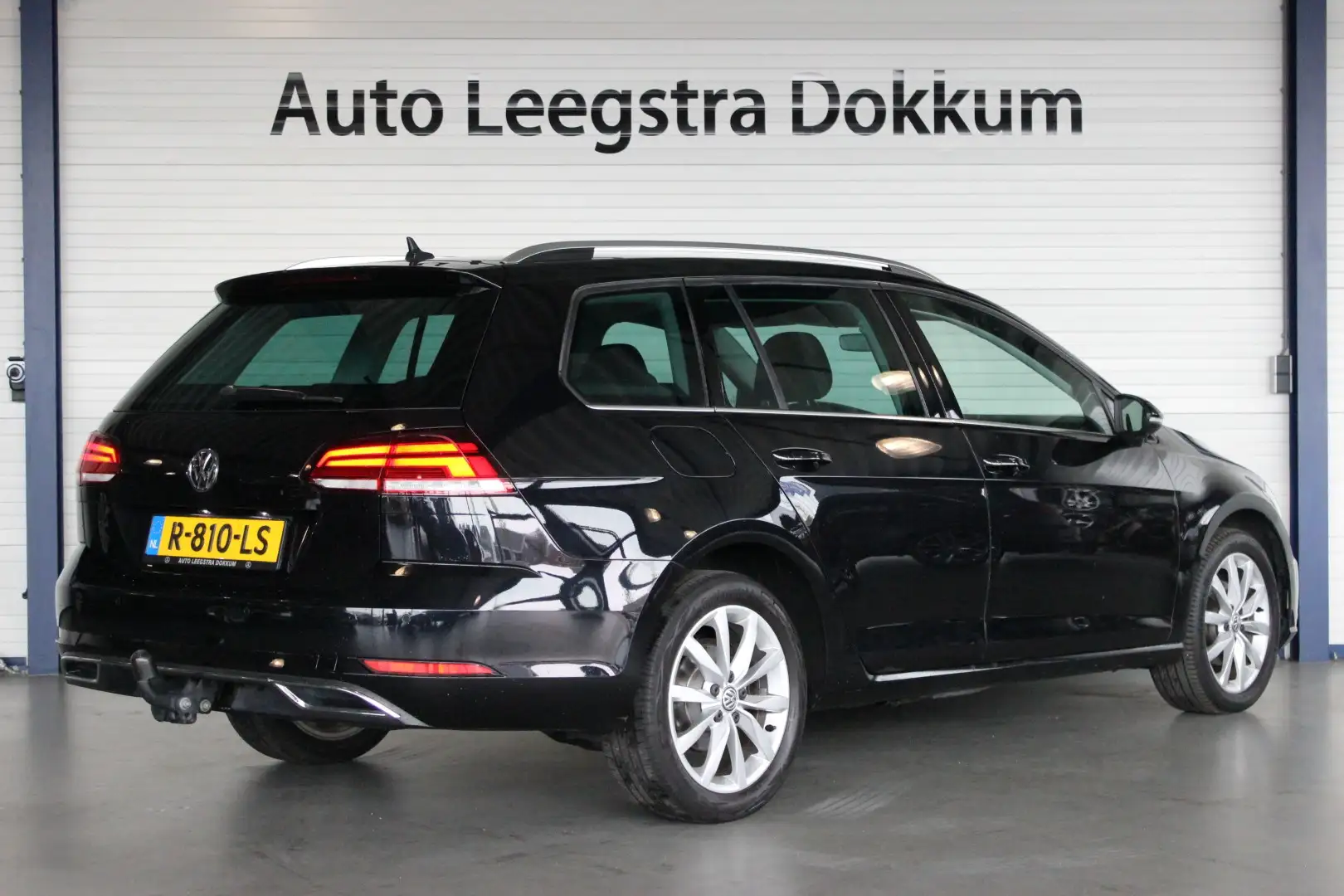 Volkswagen Golf Variant 1.5 TSI Highline Trekhaak | LED | Adapt. Cruise | Schwarz - 2