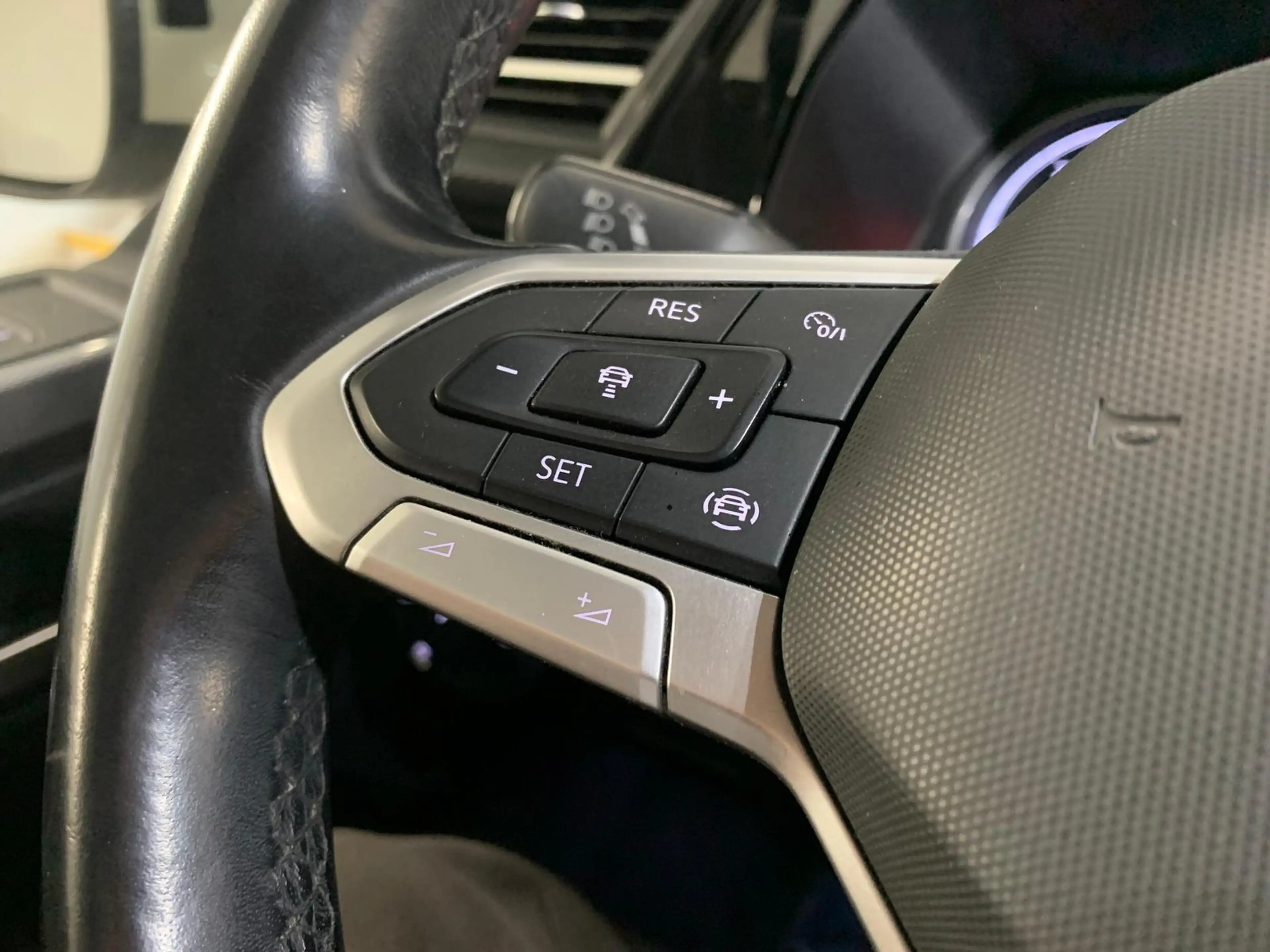 Volkswagen T6.1 Multivan 4M Generation Six 7-SITZER/ACC/LED — photo 10