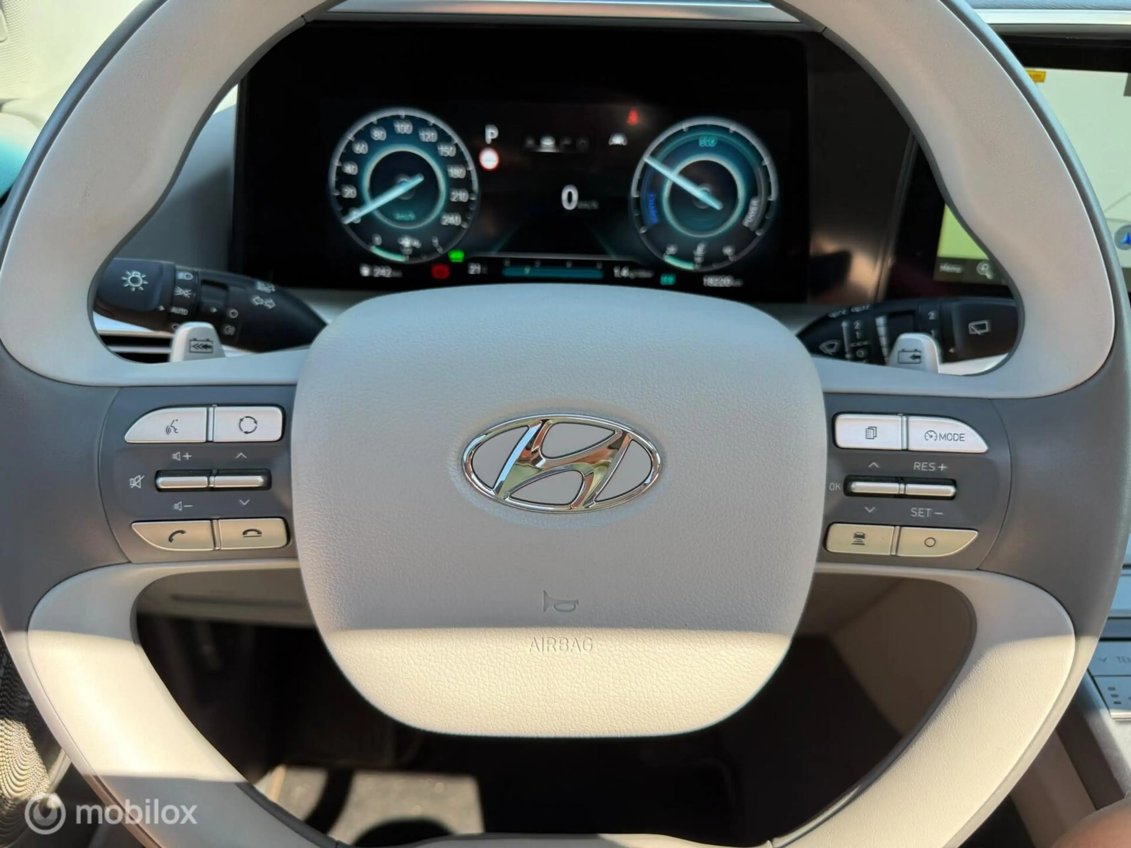 Hyundai NEXO FCEV Plus Pack 2023 — photo 12