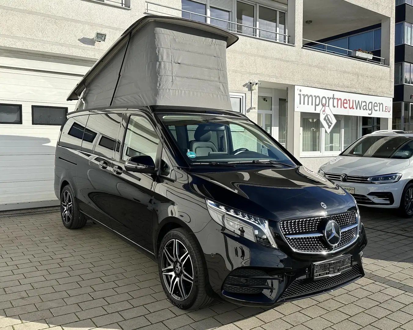 Mercedes-Benz V 300 d 4MATIC Marco Polo Edition AMG+AHK+DISTRONIC+AIRM Zwart - 2