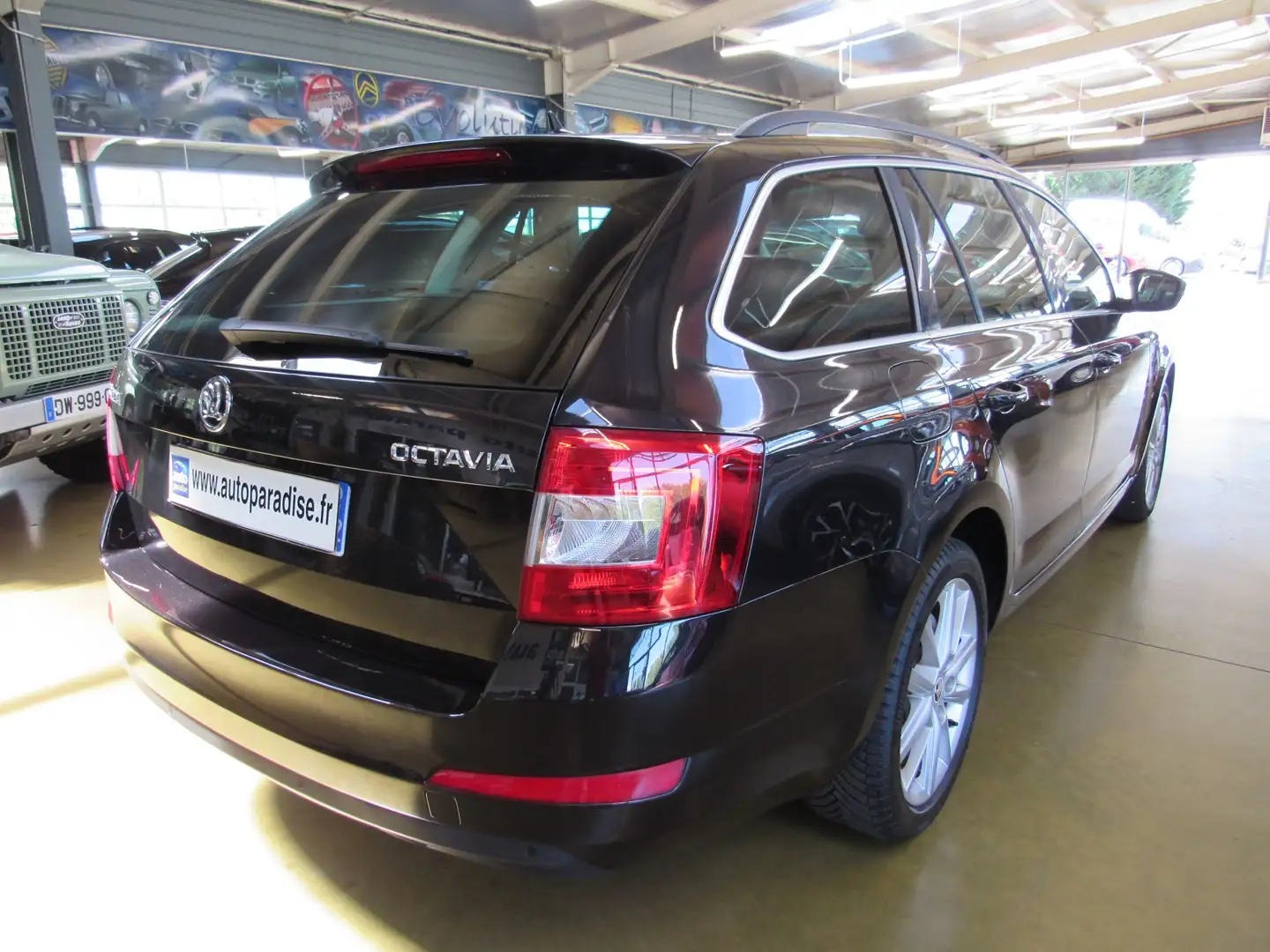 Skoda Octavia 1.6 TDI 110 AMBITION + ATTELAGE Noir - 2