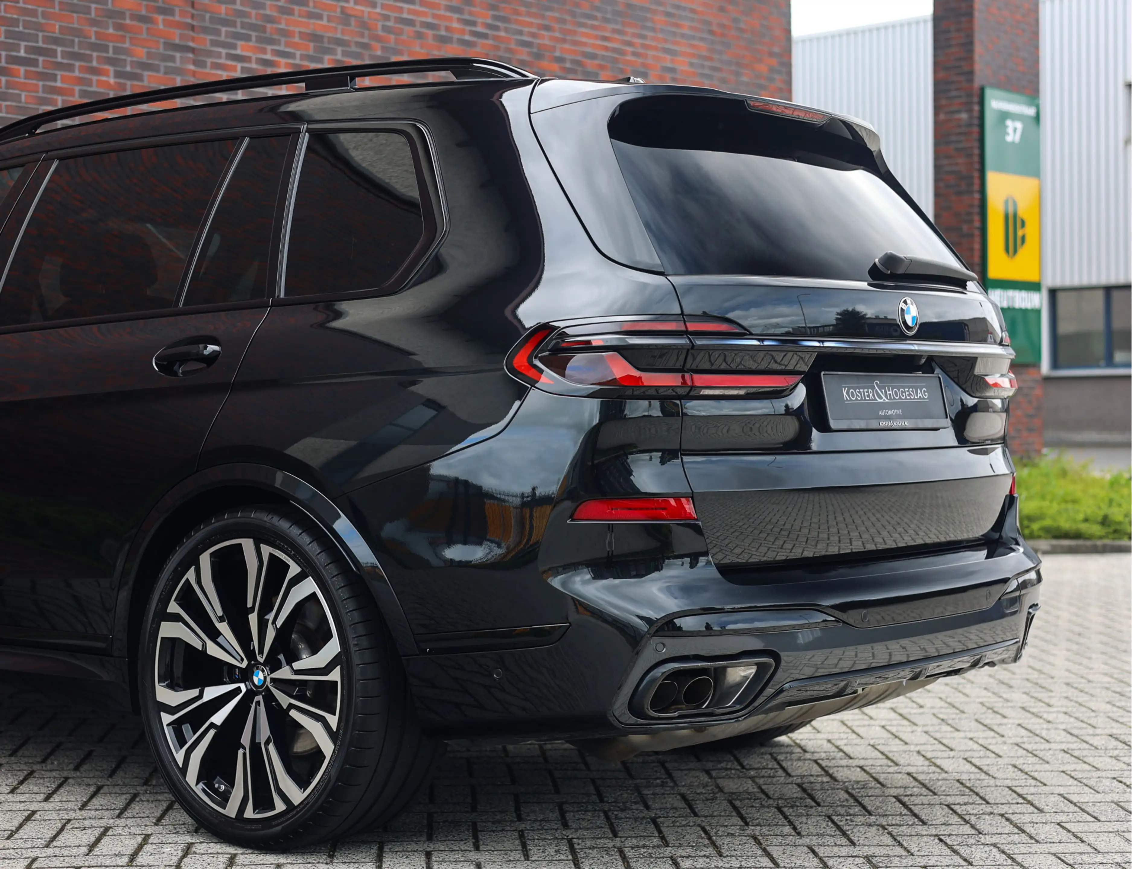 BMW X7 40i xDrive | Skylounge - B&O - Massage — photo 10