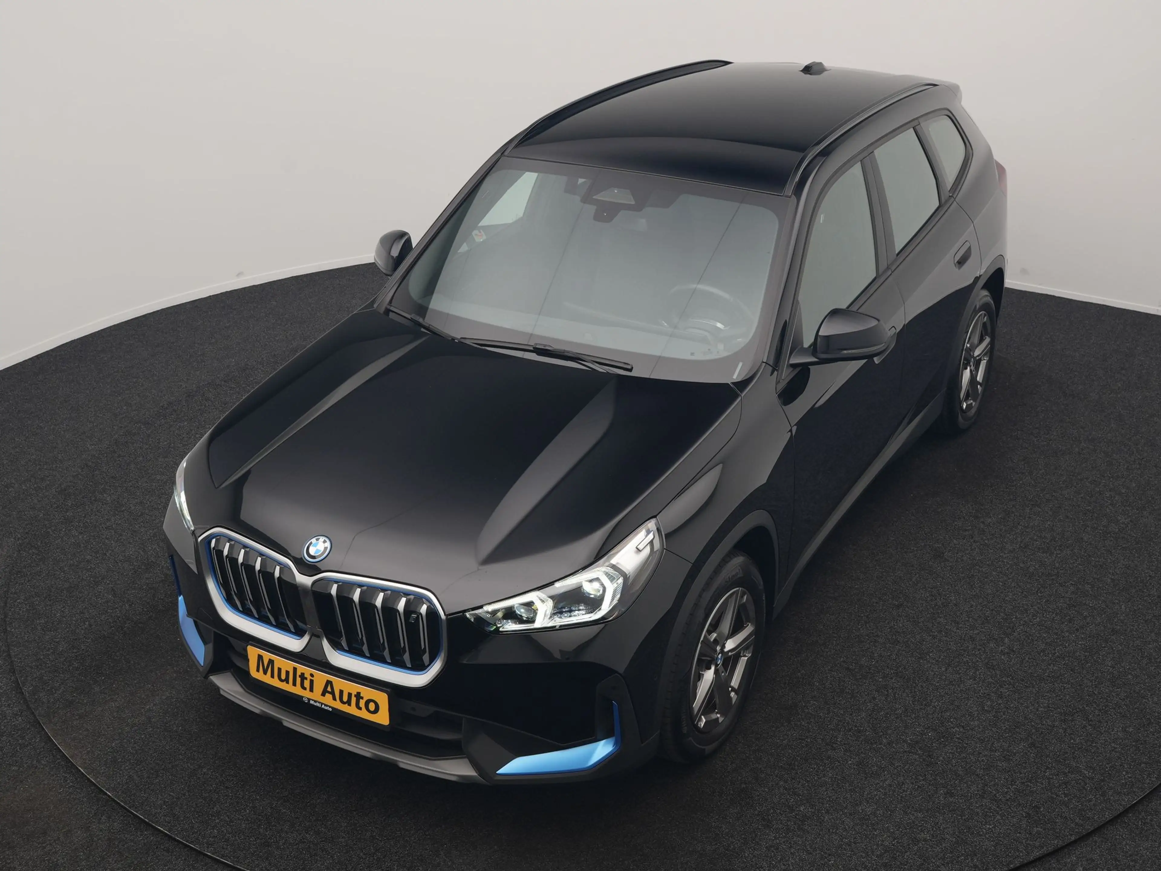 BMW iX1 xDrive30 67 kWh 313pk Dealer O.H. | Trekhaak Af Fa — photo 40