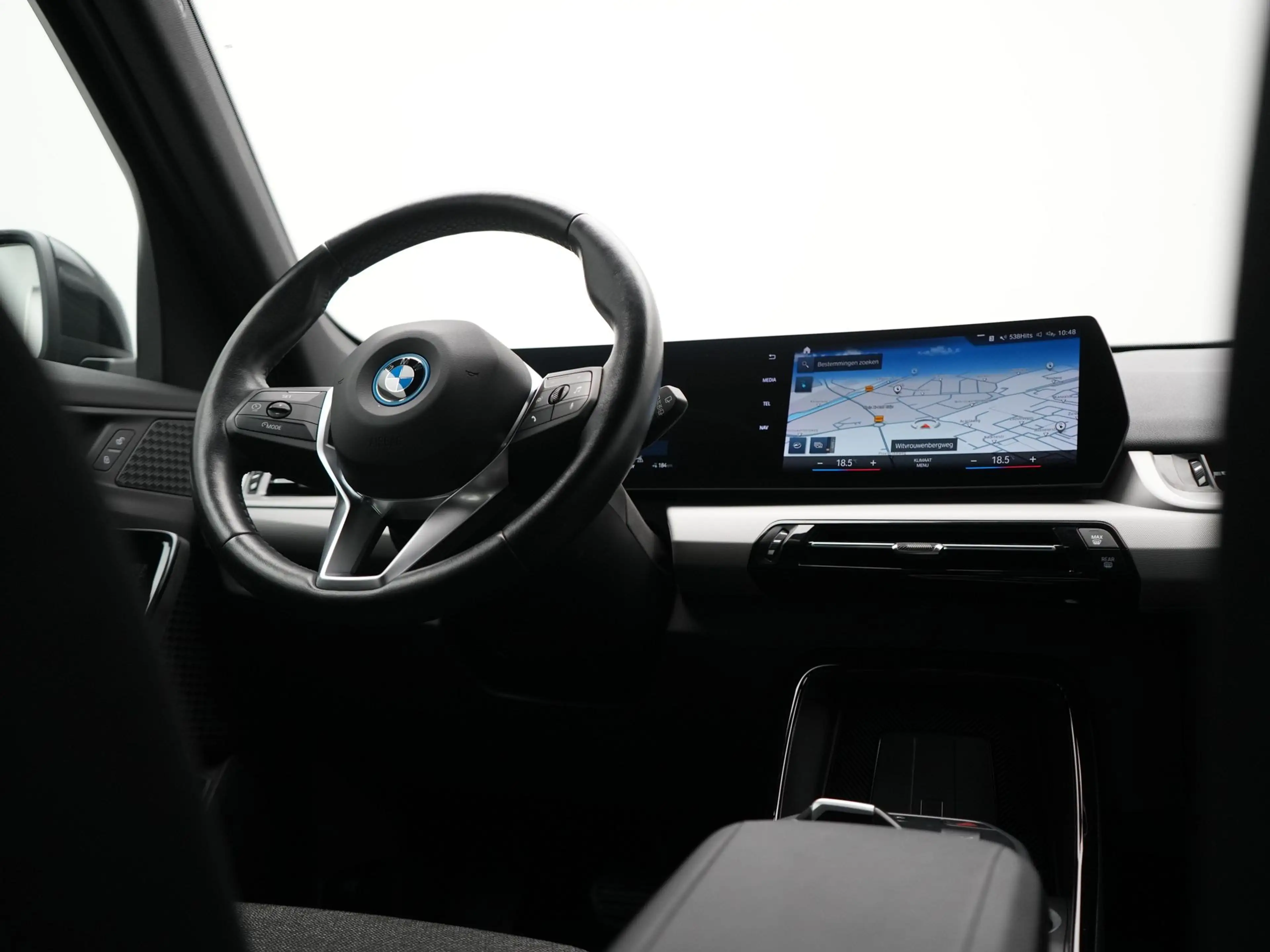 BMW iX1 xDrive30 67 kWh 313pk Dealer O.H. | Trekhaak Af Fa — photo 12