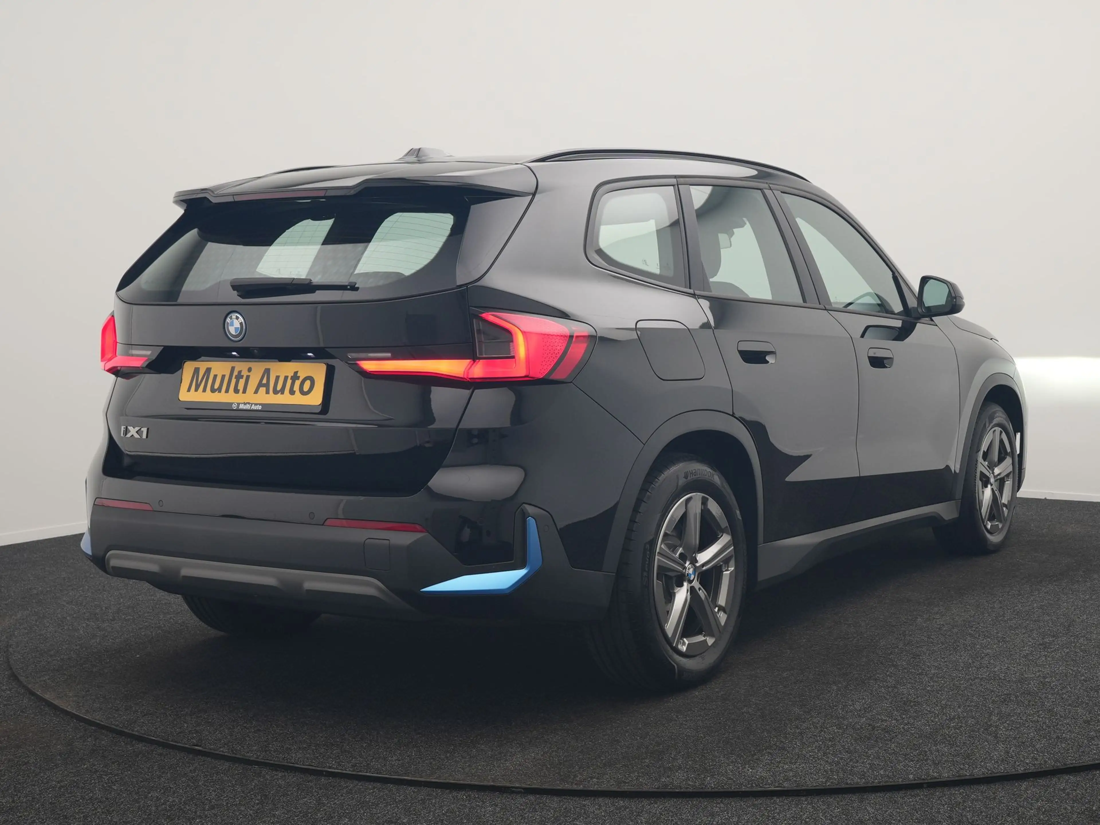 BMW iX1 xDrive30 67 kWh 313pk Dealer O.H. | Trekhaak Af Fa — photo 3