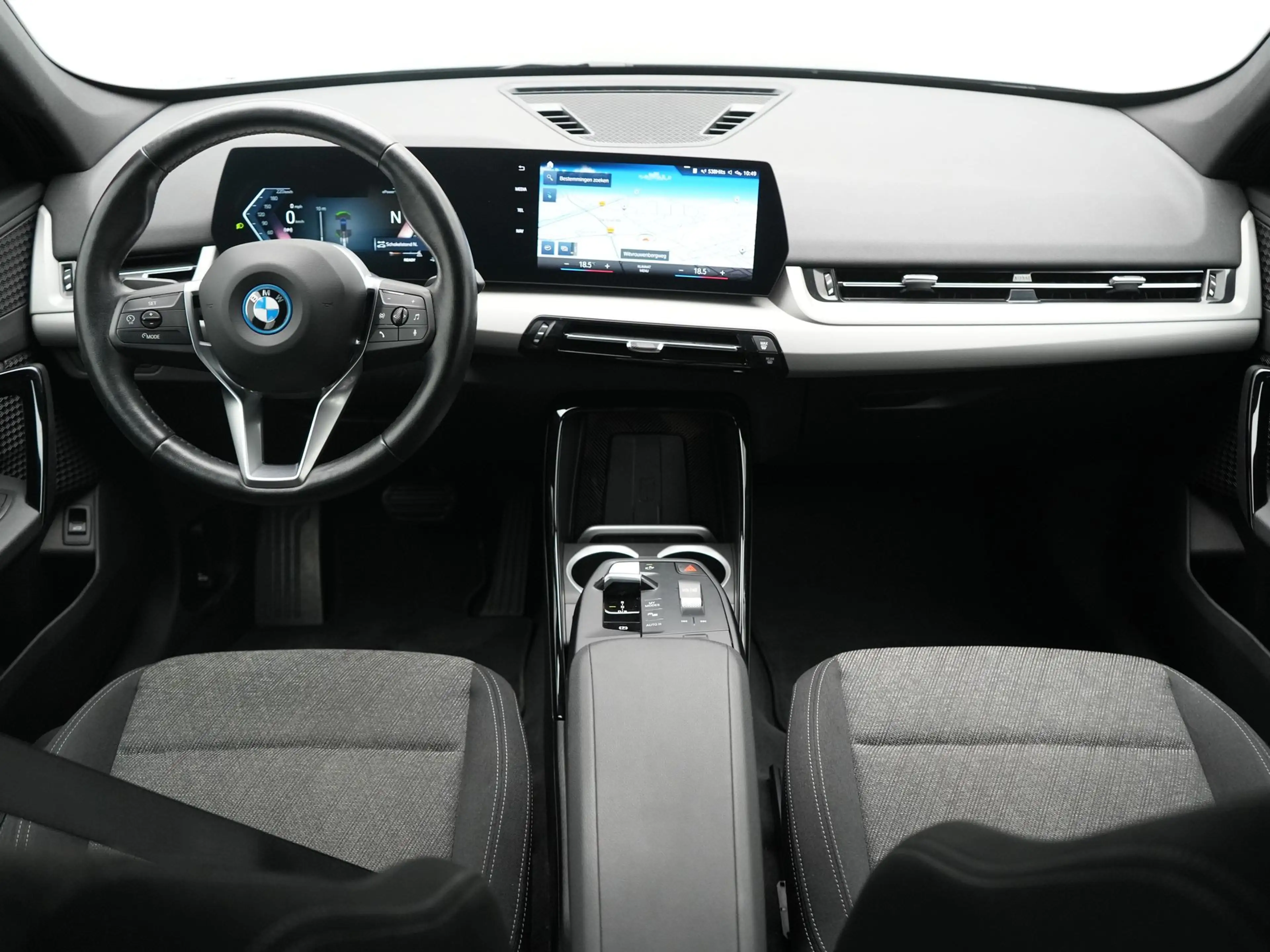 BMW iX1 xDrive30 67 kWh 313pk Dealer O.H. | Trekhaak Af Fa — photo 18