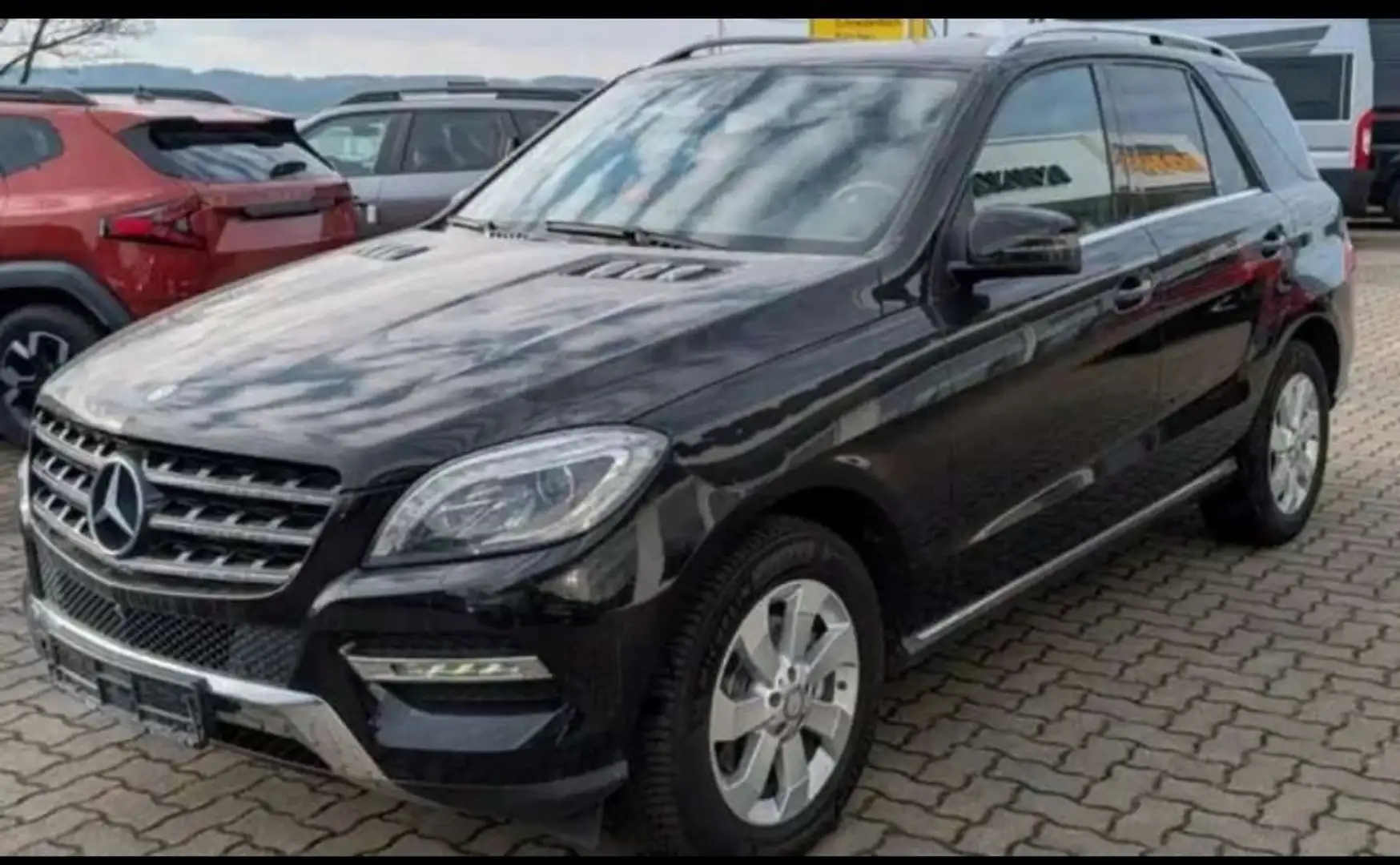 Mercedes-Benz ML 350 BlueTEC 4MATIC A-Edition Aut. Schwarz - 2
