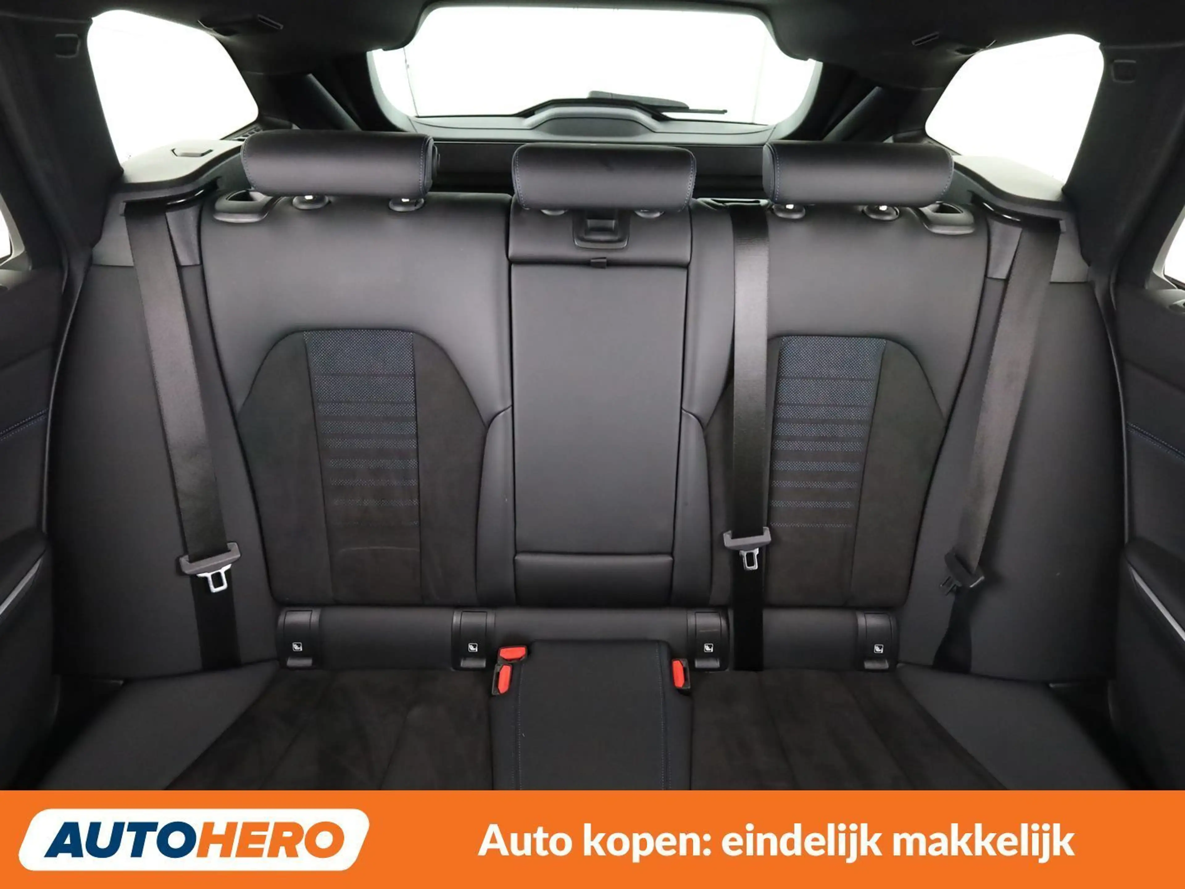 BMW 330 330e M Sport — photo 15