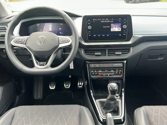 Volkswagen T-Cross view 3