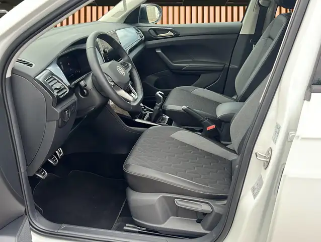 Volkswagen T-Cross view 13