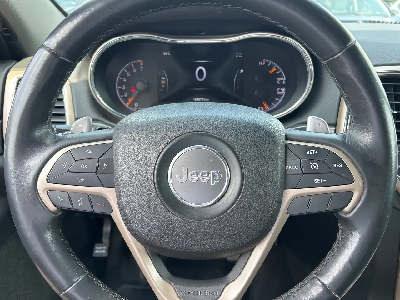 Jeep Grand Cherokee снимка Jeep Grand Cherokee