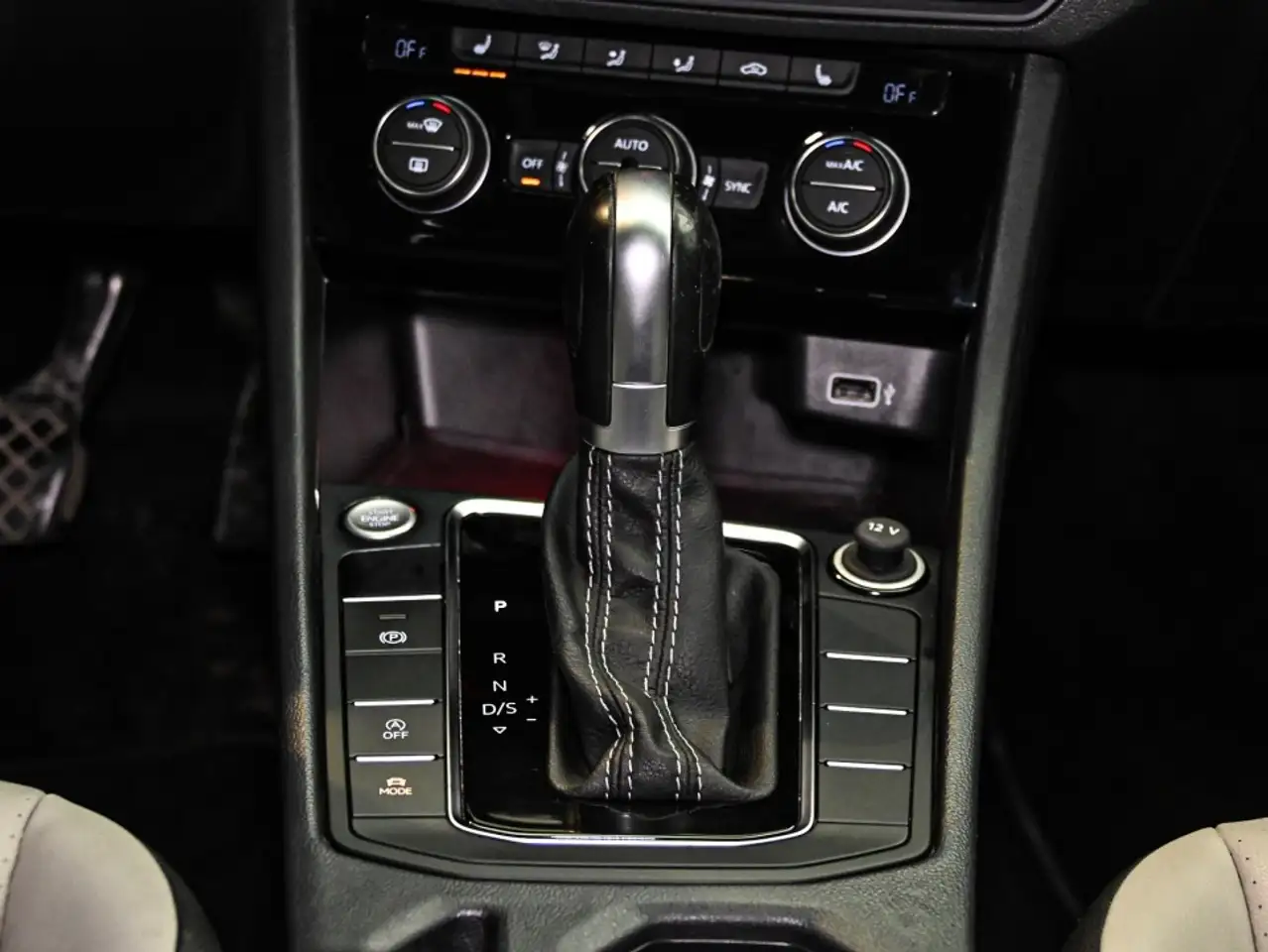 Volkswagen Jetta снимка Volkswagen Jetta