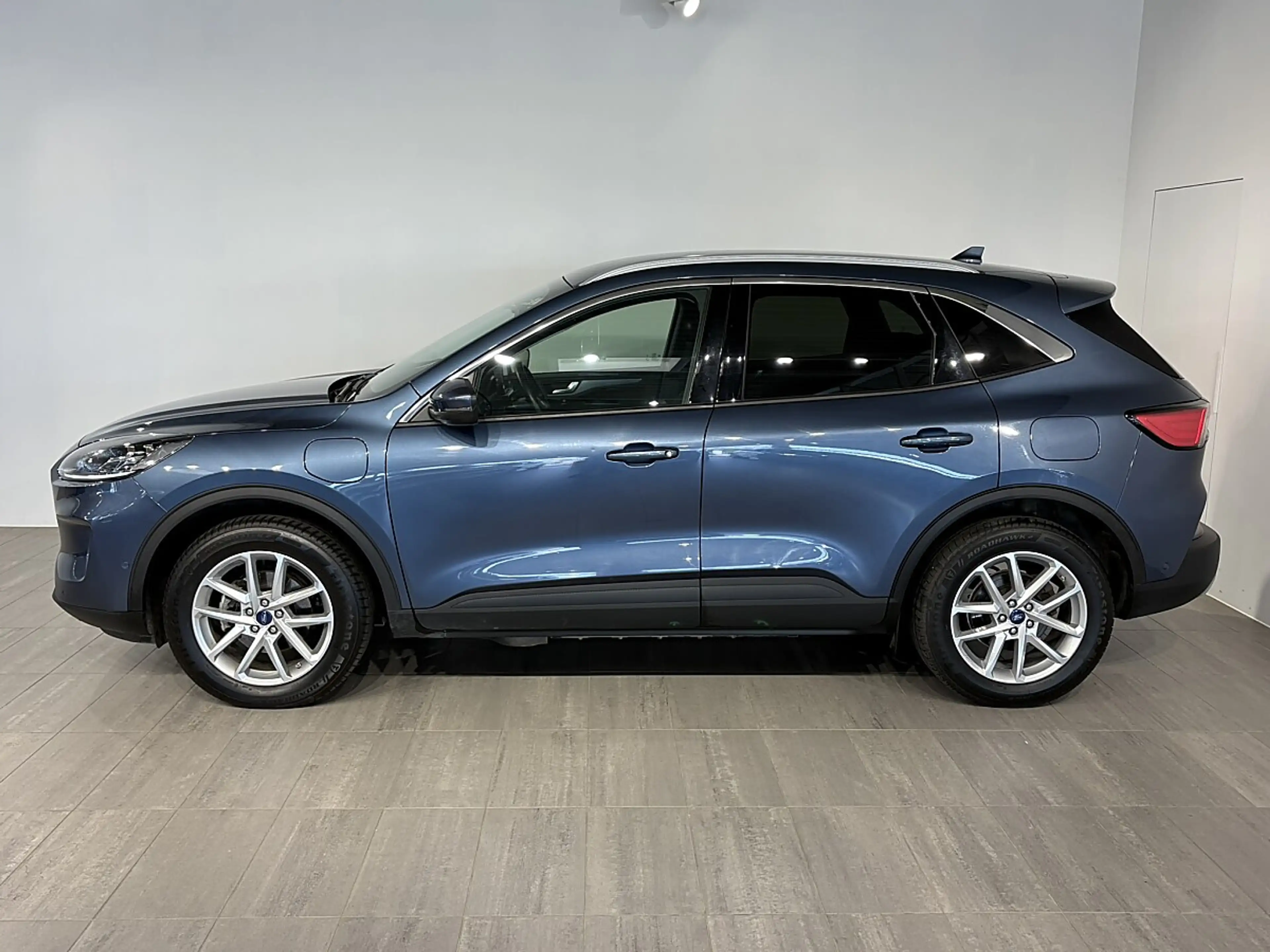 Ford Kuga 2,5 Duratec PHEV Titanium X Aut. — photo 3