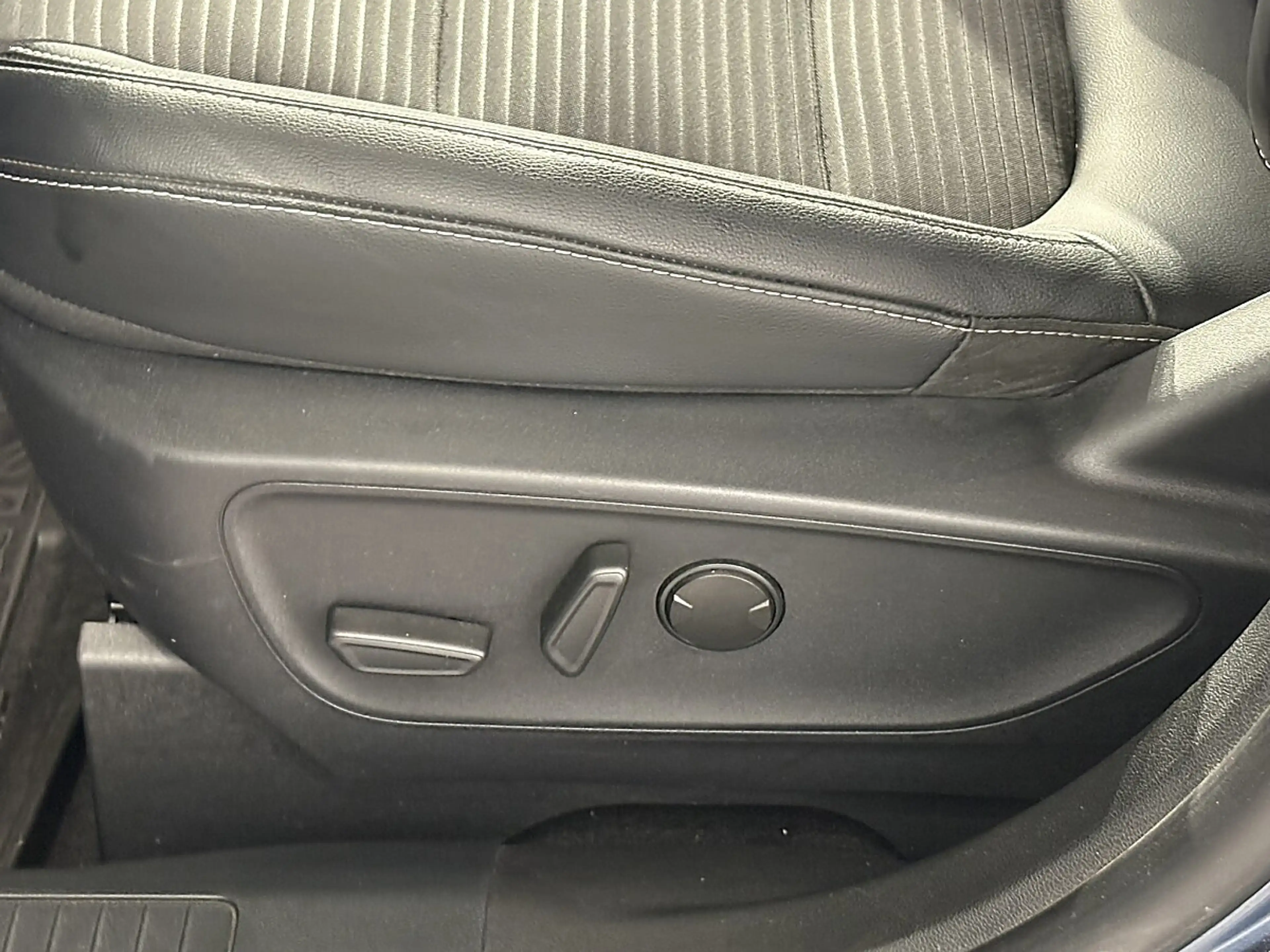 Ford Kuga 2,5 Duratec PHEV Titanium X Aut. — photo 14