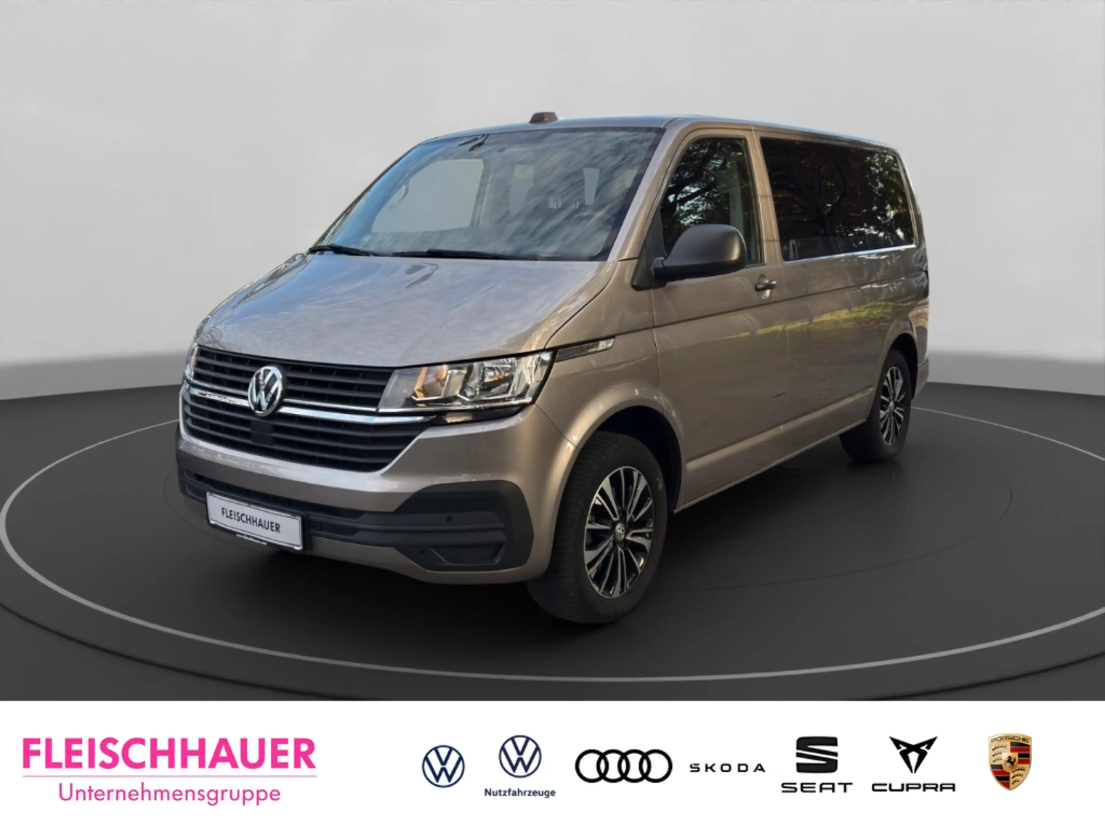 Volkswagen T6.1 Multivan 2.0 TDI DSG AHK Navi El. Heckklappe Kamera Apple C