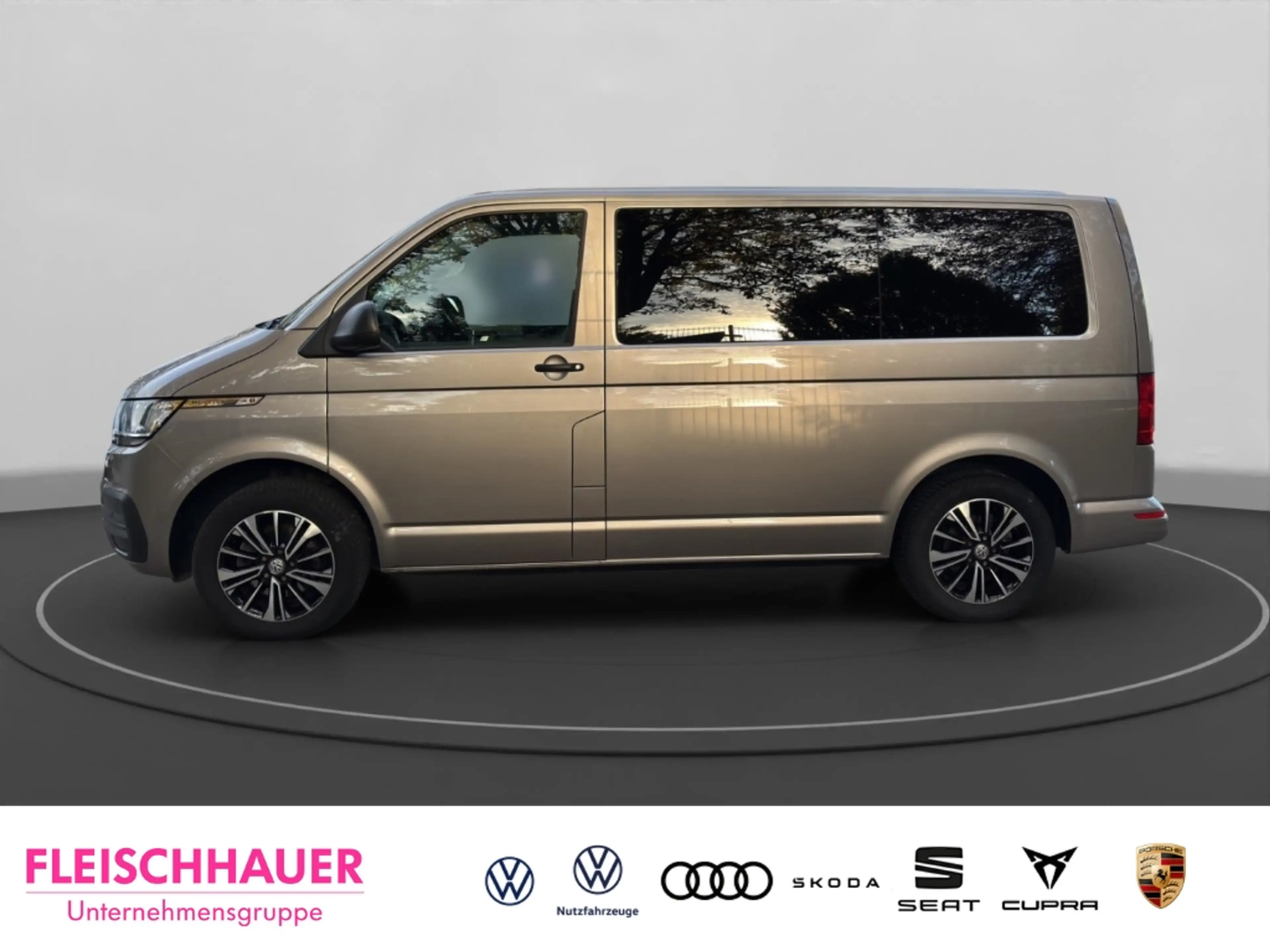 Volkswagen T6.1 Multivan 2.0 TDI DSG AHK Navi El. Heckklappe Kamera Apple C — photo 3