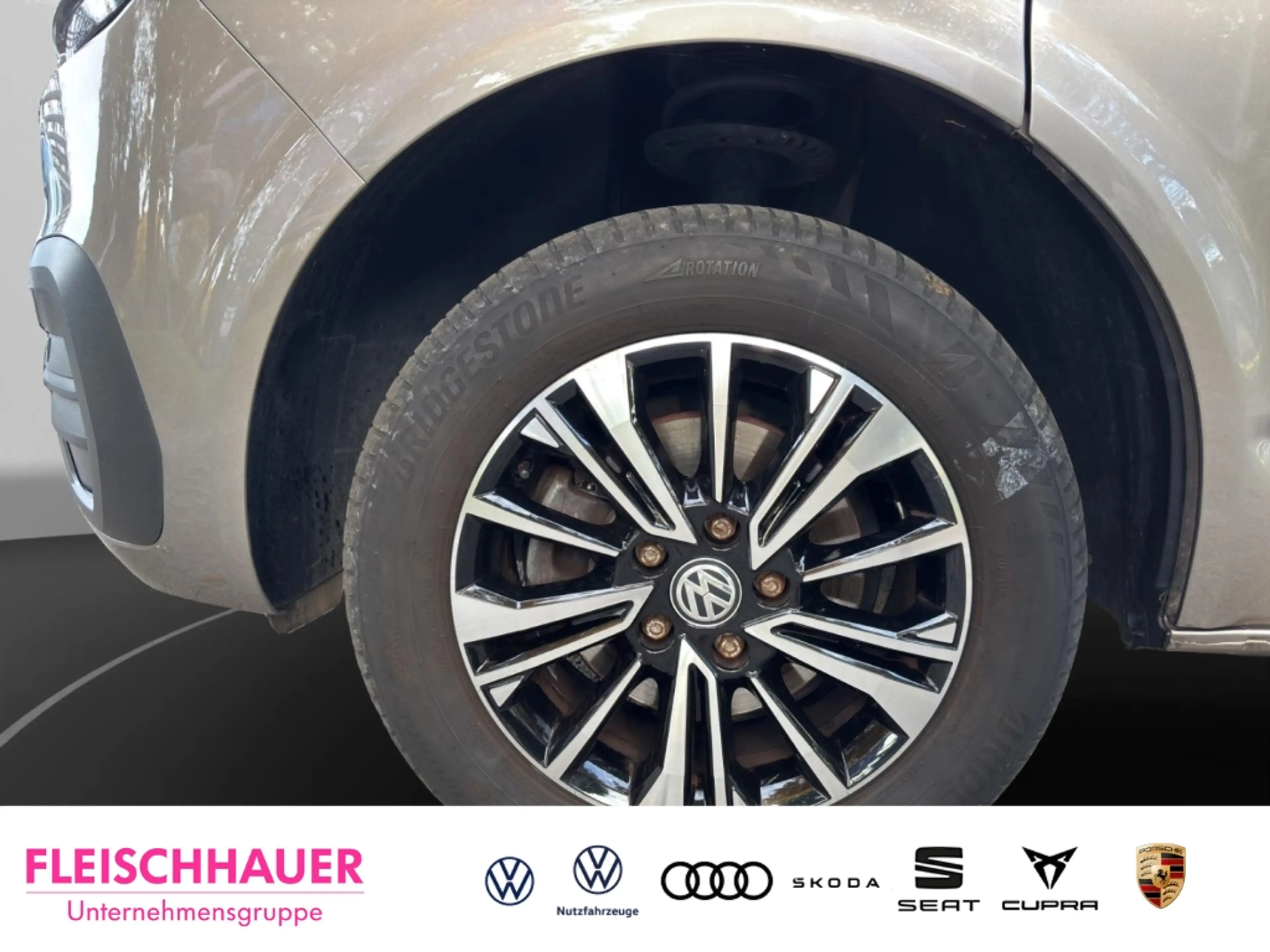 Volkswagen T6.1 Multivan 2.0 TDI DSG AHK Navi El. Heckklappe Kamera Apple C — photo 15