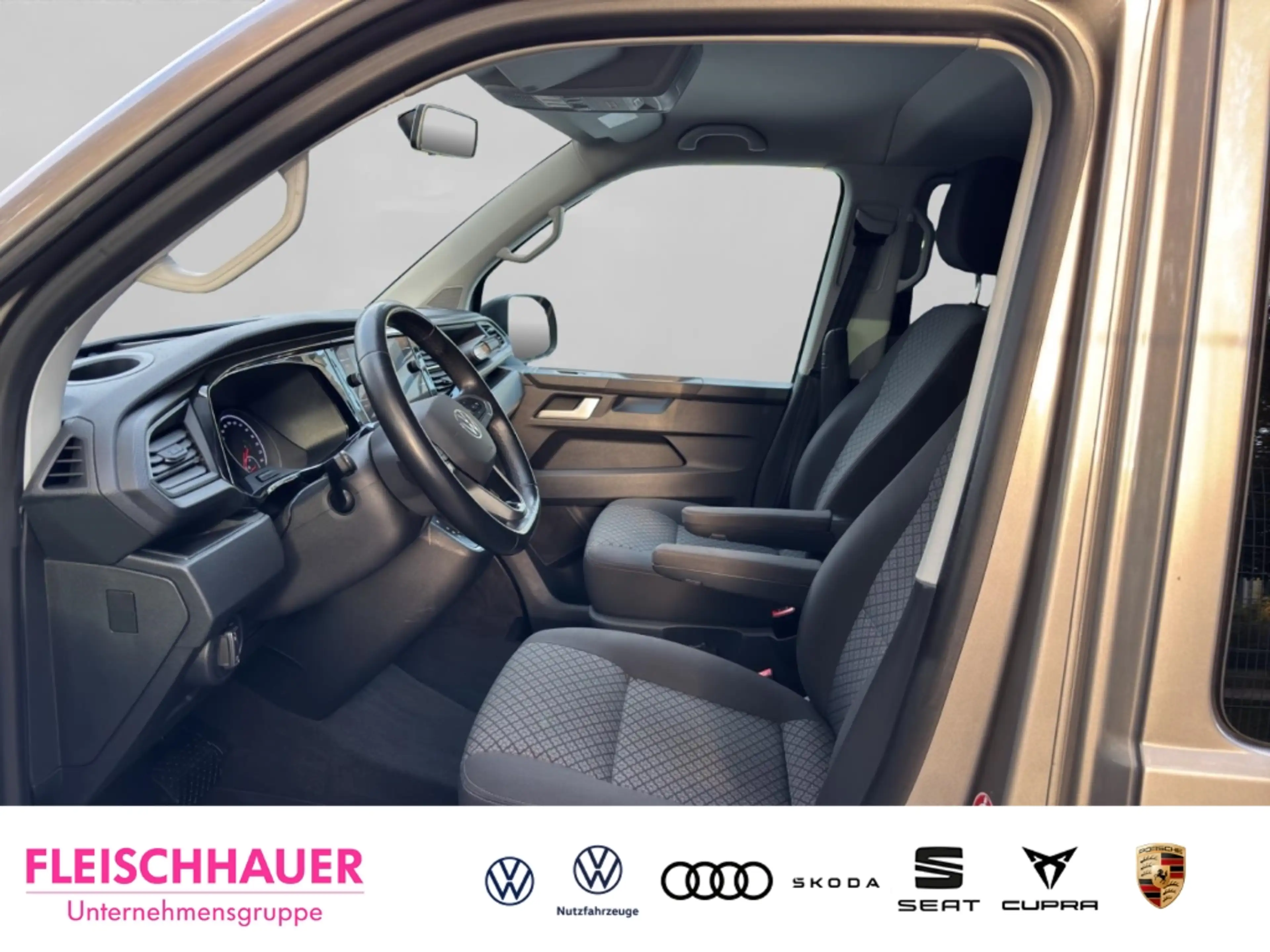 Volkswagen T6.1 Multivan 2.0 TDI DSG AHK Navi El. Heckklappe Kamera Apple C — photo 7