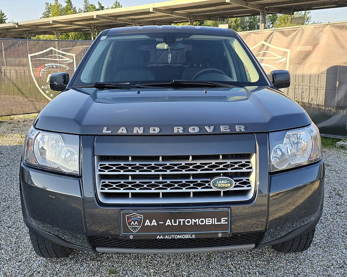 Land Rover Freelander 2,2 Td4_e E Grau - 2