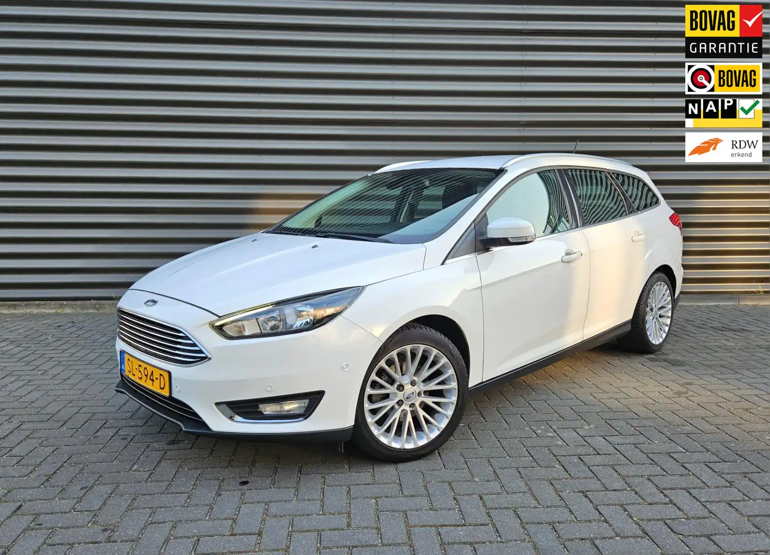 Ford Focus Wagon 1.0 Titanium Blanc - 1