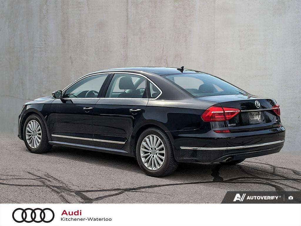 2016 Volkswagen Passat Comfortline 1.8T 6sp at w/ Tip — снимка 1