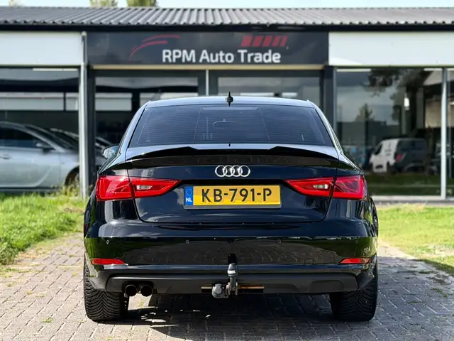 Audi A3 view 4