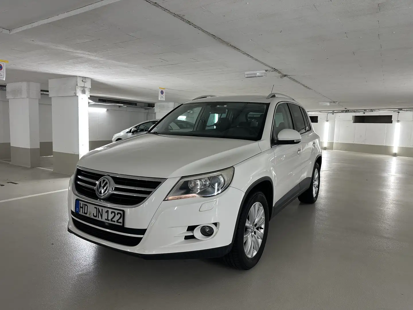 Volkswagen Tiguan Sport & Style 4Motion Weiß - 1