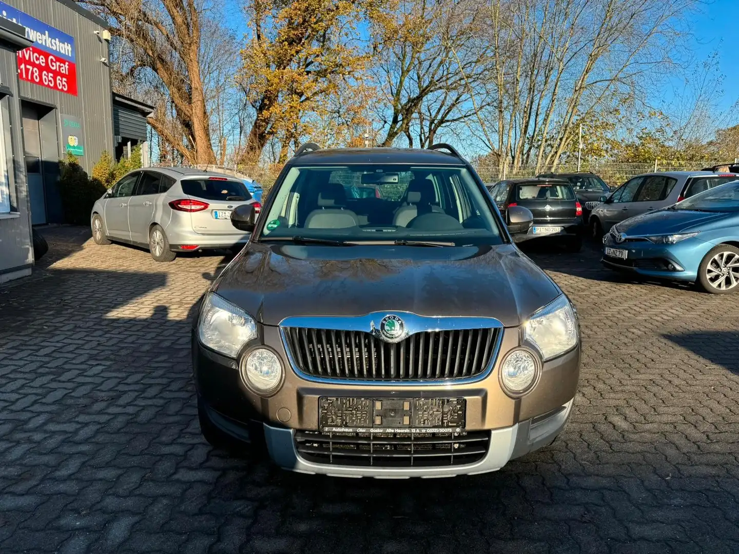 Skoda Yeti 4x4 AUTOMATIK°AHK°SITZH°TEMPOM°PDC°SCHECKH! Braun - 2