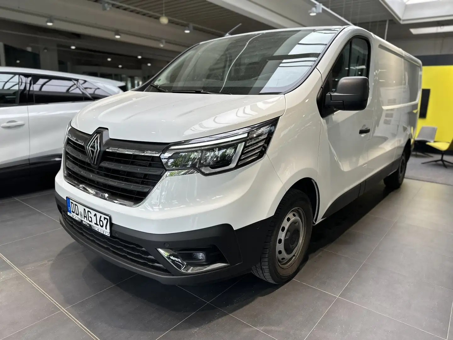 Renault Trafic Komfort L2H1 3,1t dCi 130 PS Wit - 1