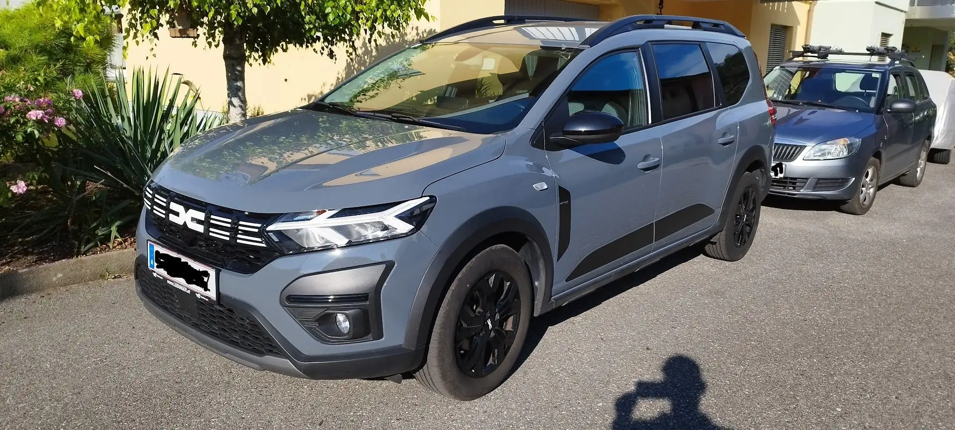 Dacia Jogger Jogger Extreme TCe 110 Extreme Grau - 1