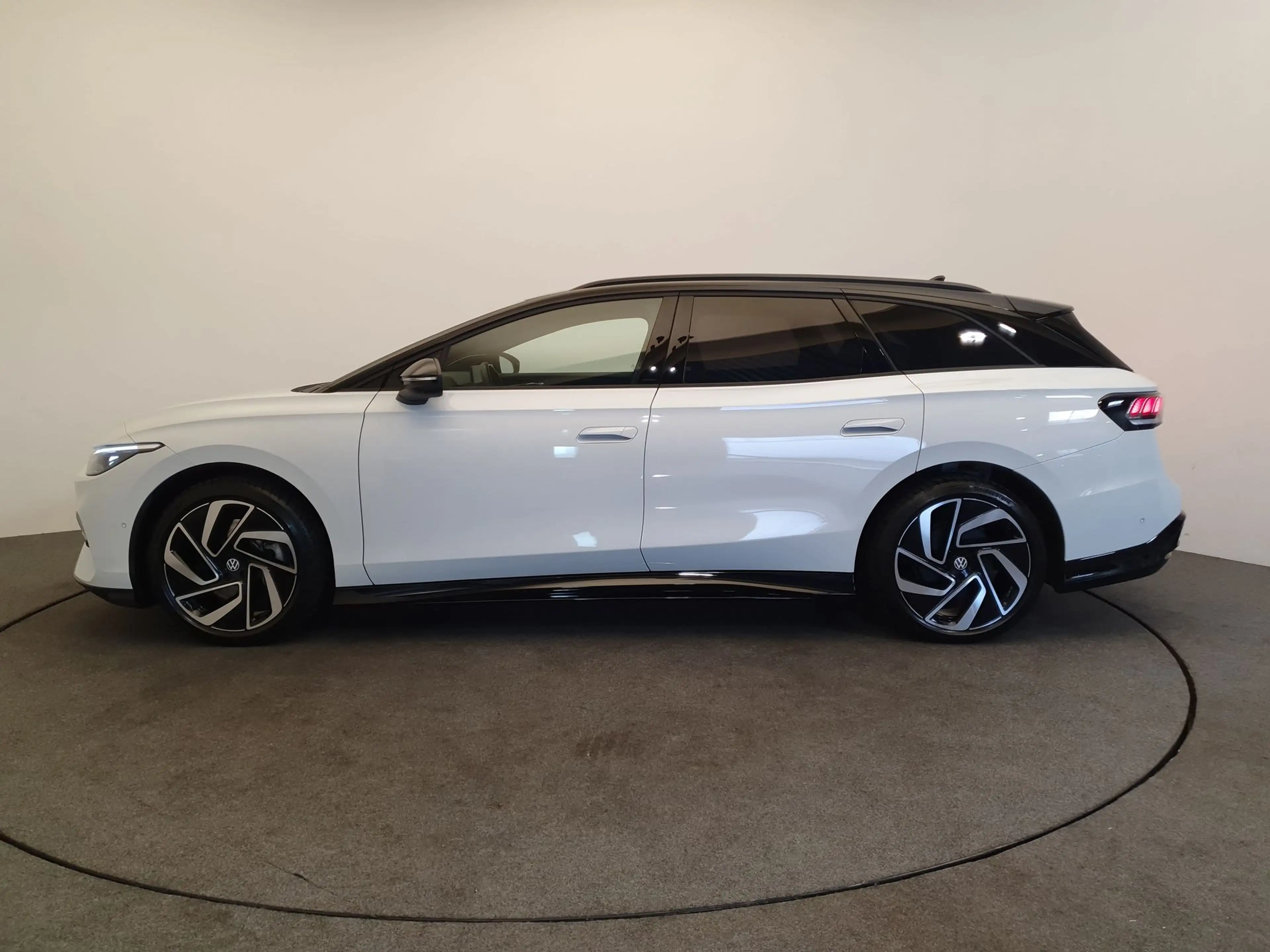 Volkswagen ID.7 Tourer Pro S 86 kWh 286pk Trehkaak, Pano, Harman/K — photo 2