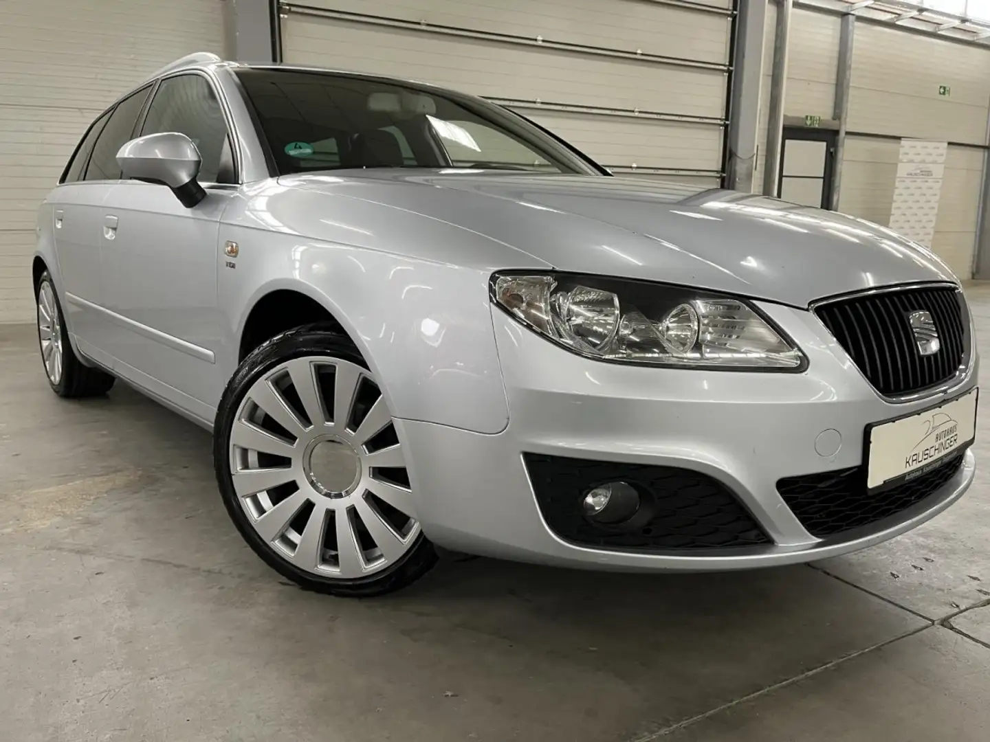 SEAT Exeo ST Style 2.0 TDI KLIMA ALU MULTIFUNKION EURO5 Silber - 1