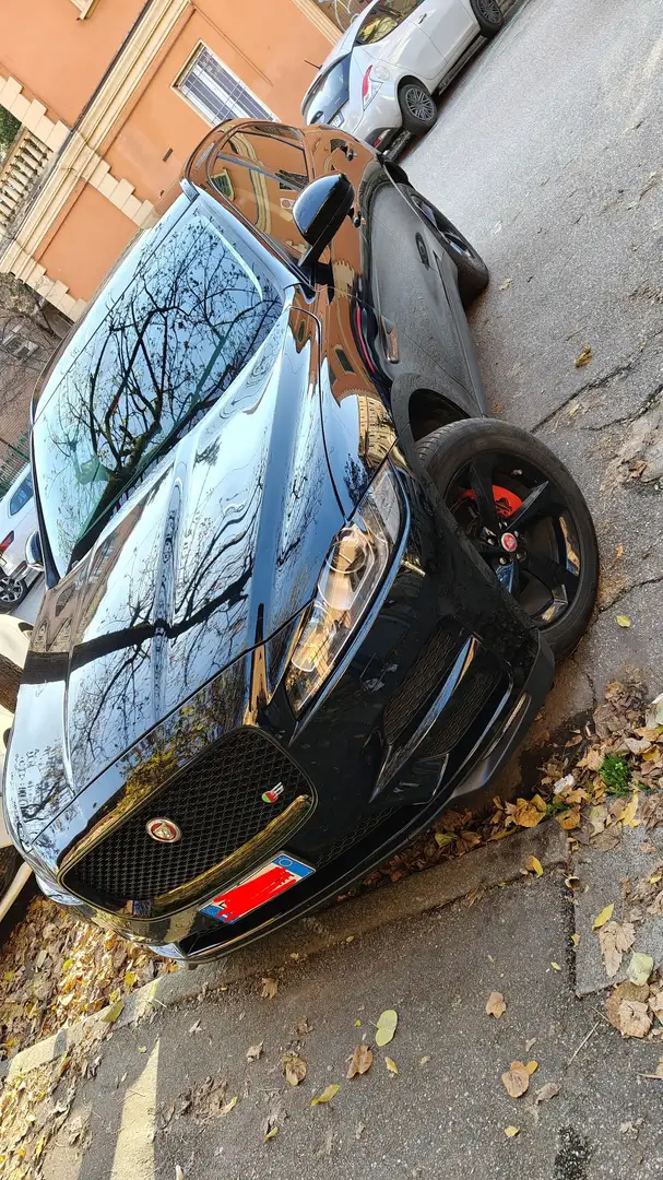 Jaguar F-Pace 2.0d i4 R-Sport awd 180cv auto my18 - 1