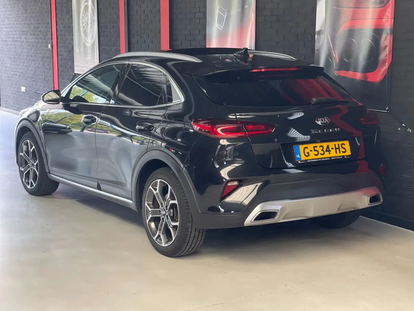 Kia XCeed 1.4 T-GDi DynamicPlusLine|PANO|CAMERA|CARPLAY Zwart - 2