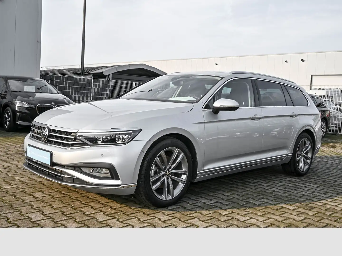 Volkswagen Passat Variant 2.0 TDI 4M Elegance VOLL!! NP 80K Silber - 1