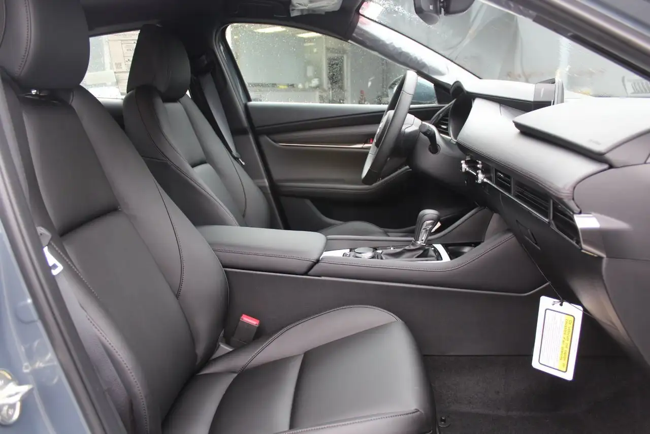 Mazda 3 снимка Mazda 3