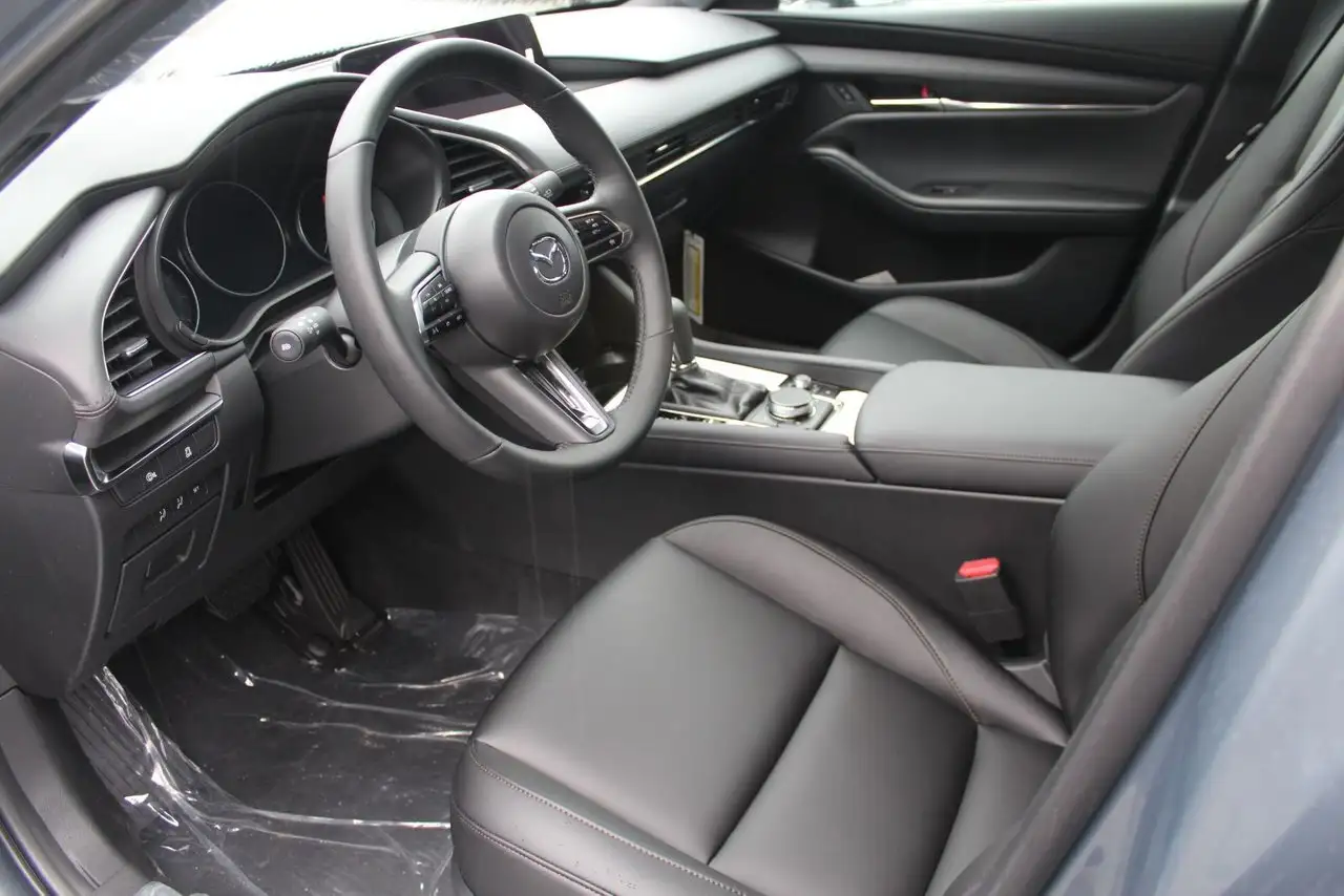 Mazda 3 снимка Mazda 3