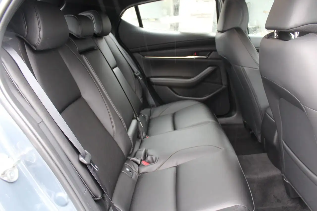 Mazda 3 снимка Mazda 3