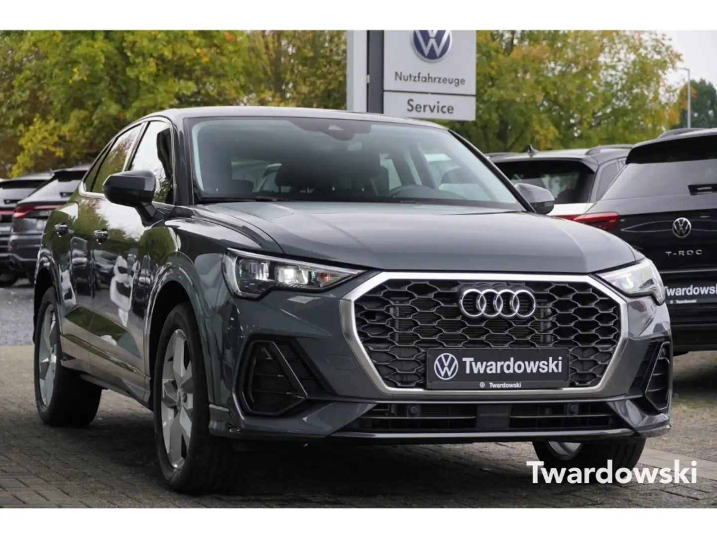 Audi Q3 Sportback 35 TFSI AHK ACC Kamera Grau - 1