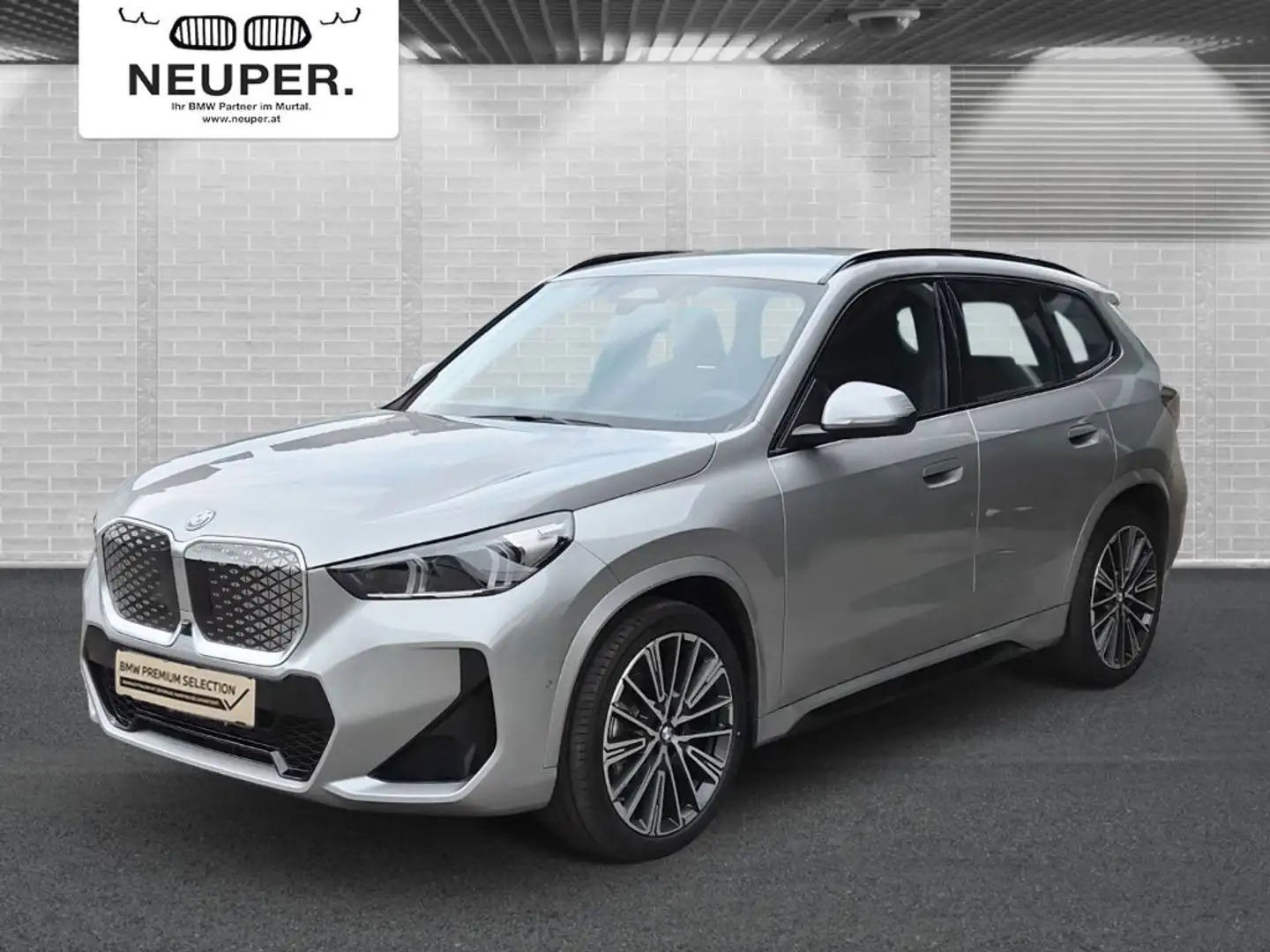 BMW iX1 eDrive20 Silber - 1