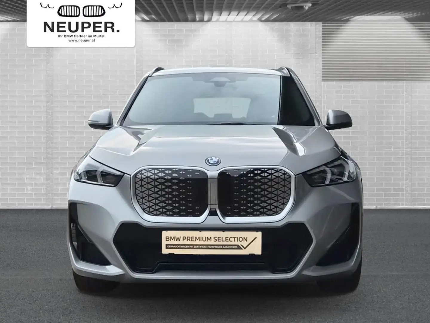 BMW iX1 eDrive20 Silber - 2
