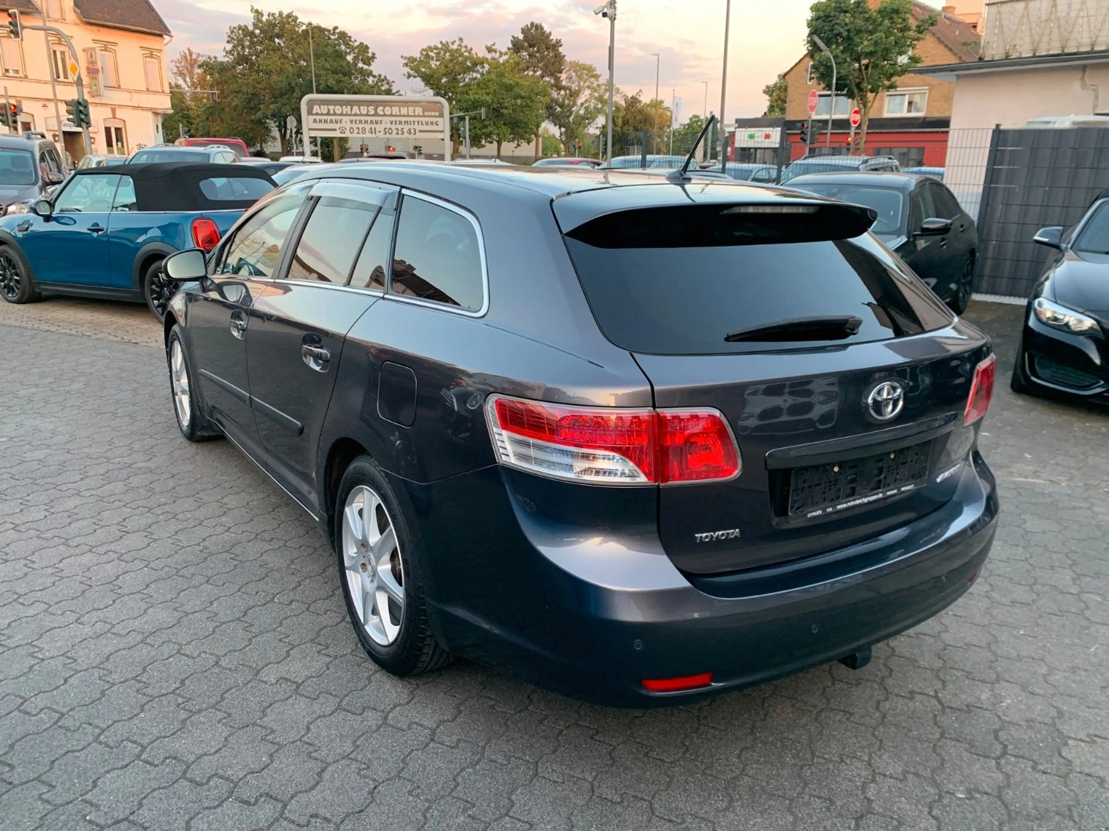 Toyota Avensis Kombi 2.2 Diesel Edition Service Heft — photo 2