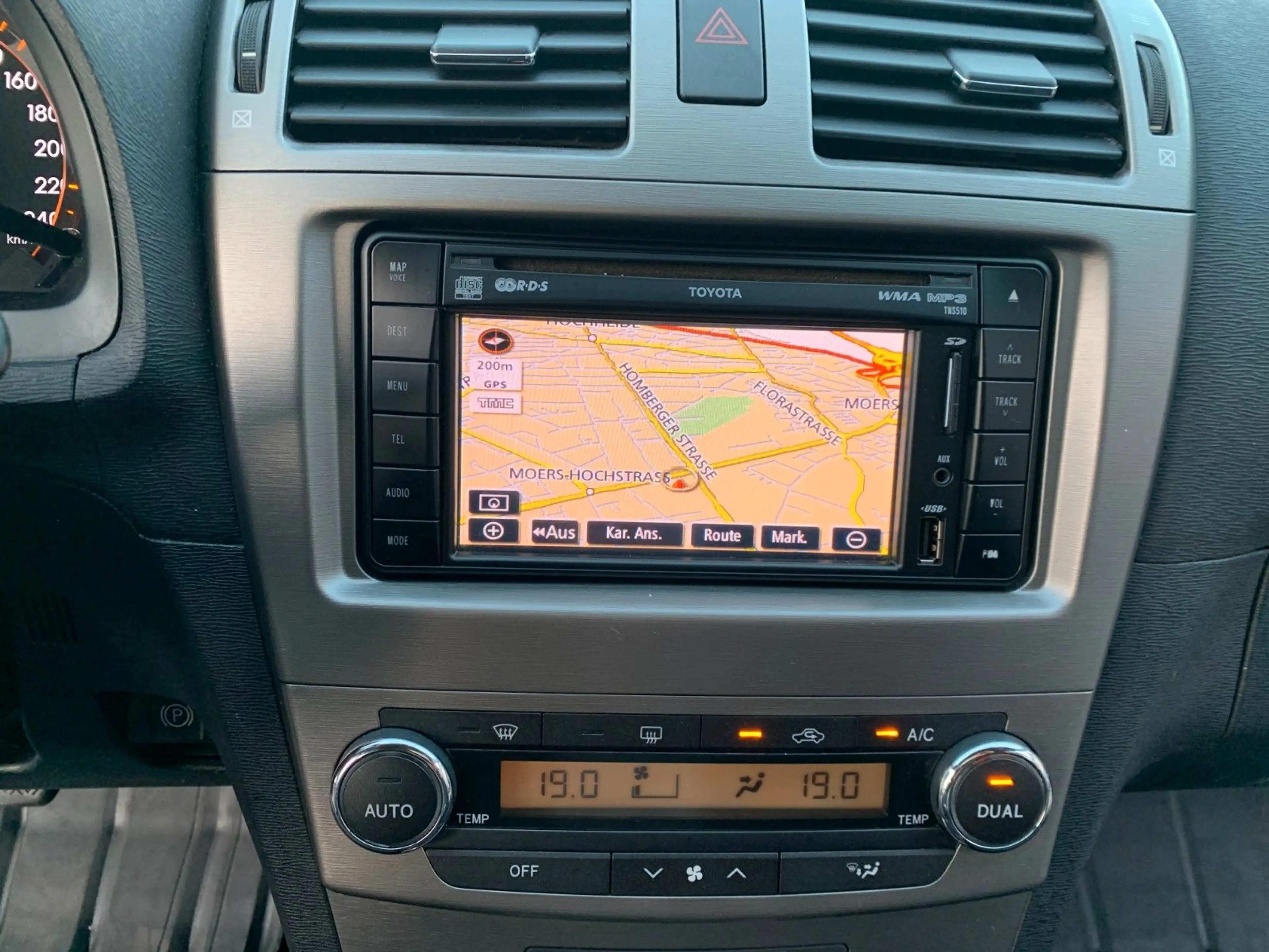 Toyota Avensis Kombi 2.2 Diesel Edition Service Heft — photo 4